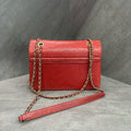 Chanel V-patterned envelope in red cowhide, 25 kai