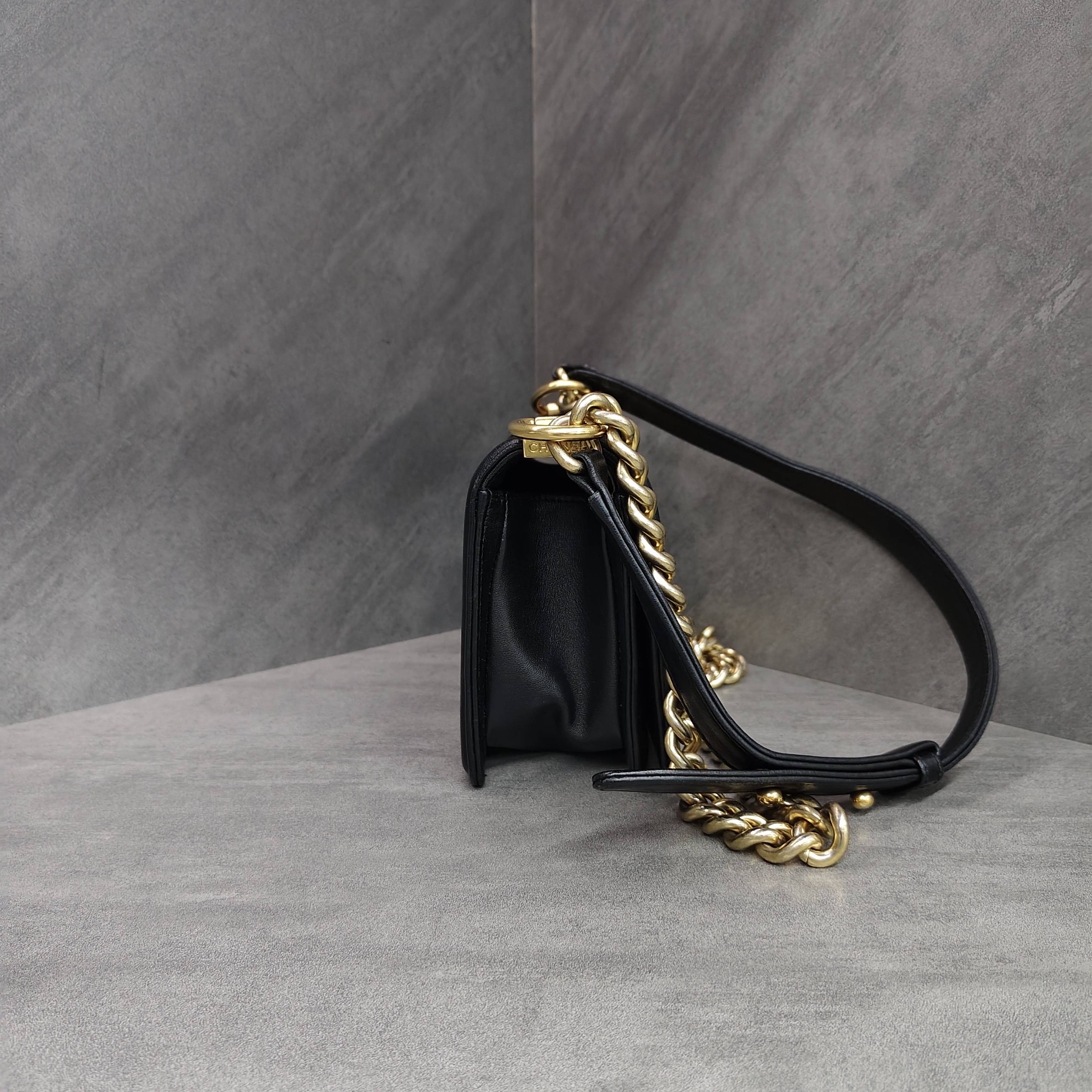CHANEL + Chanel + Le Boy + Black Gold Diamond Pattern Cowhide Gold Buckle Chain Shoulder Bag 23 Open Without Card