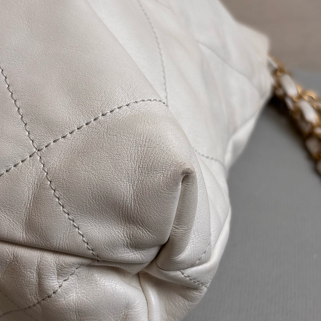 98 New CHANEL 22Bag Drawstring Closure Extra Large Capacity Chain Bag with Coin Chip Size: 30 x 30