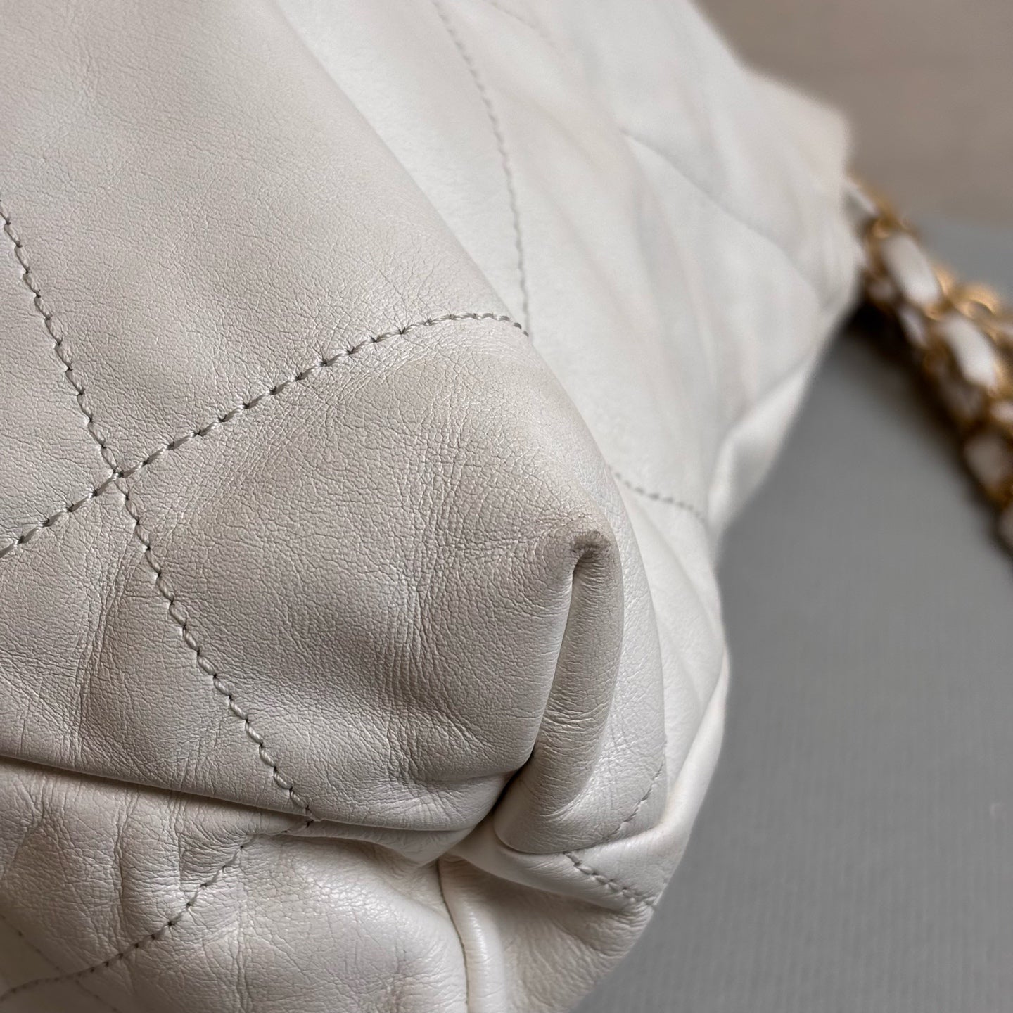 98 New CHANEL 22Bag Drawstring Closure Extra Large Capacity Chain Bag with Coin Chip Size: 30 x 30