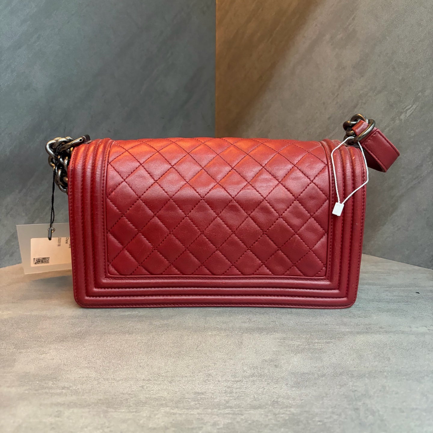 Chanel leboy medium size red lambskin, 18-card slot with card compartments, structured silhouette, clean interior