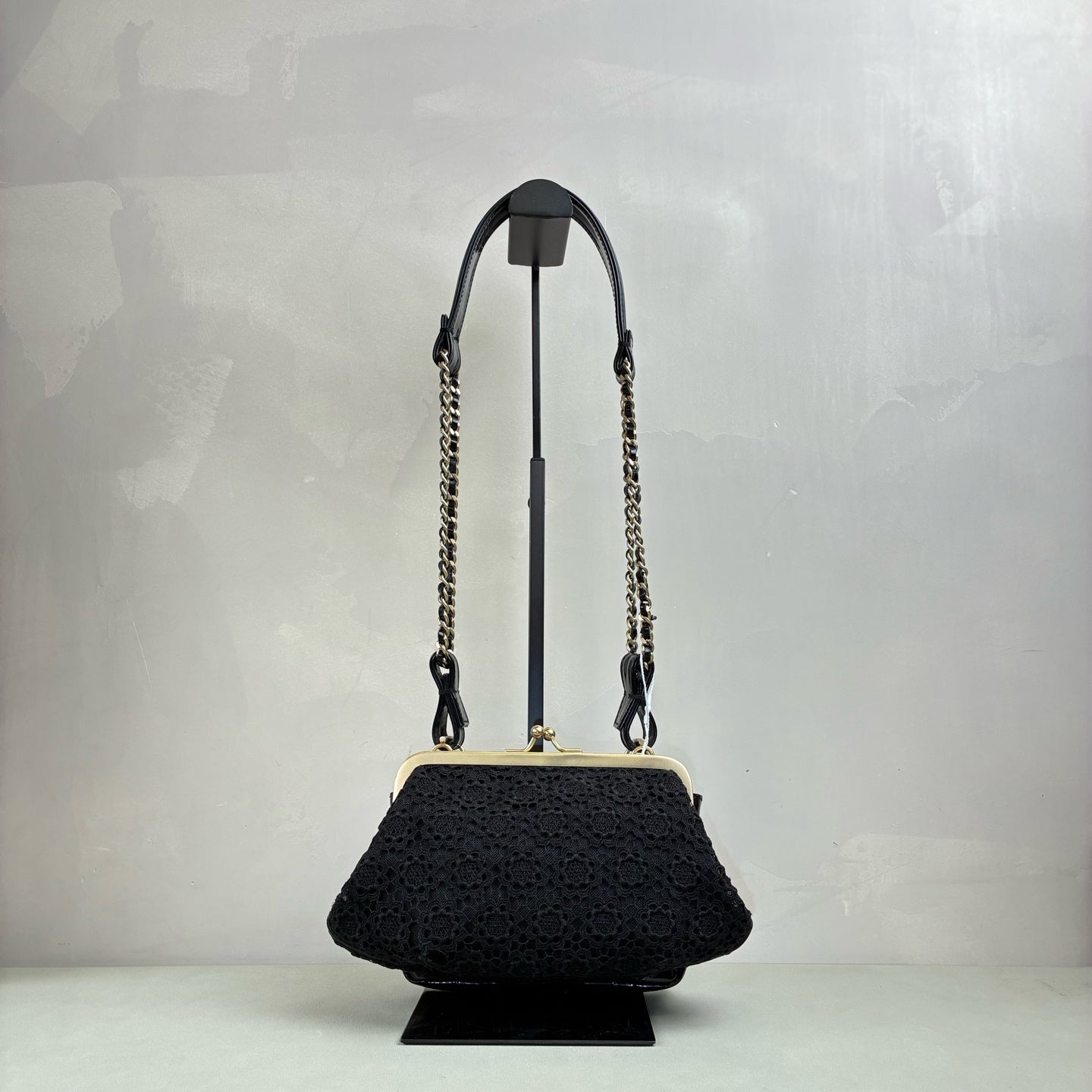 Chanel 13 Open Black and Gold Diamond Pattern Patent Leather with Lace Camellia Mouth Frog Bag, Underarm Bag Size 8*16*12