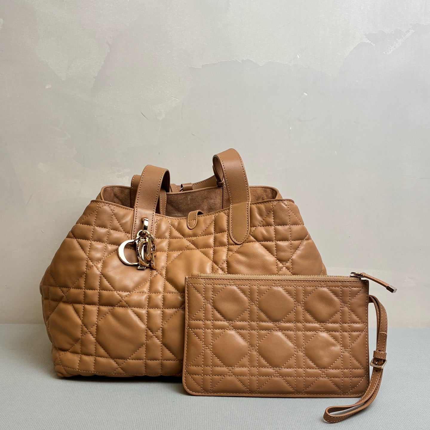 99% New Dior Horizontal Indigenous Toujours Milk Tea Color Medium Tote Basket 2024 Code Size 28.5
