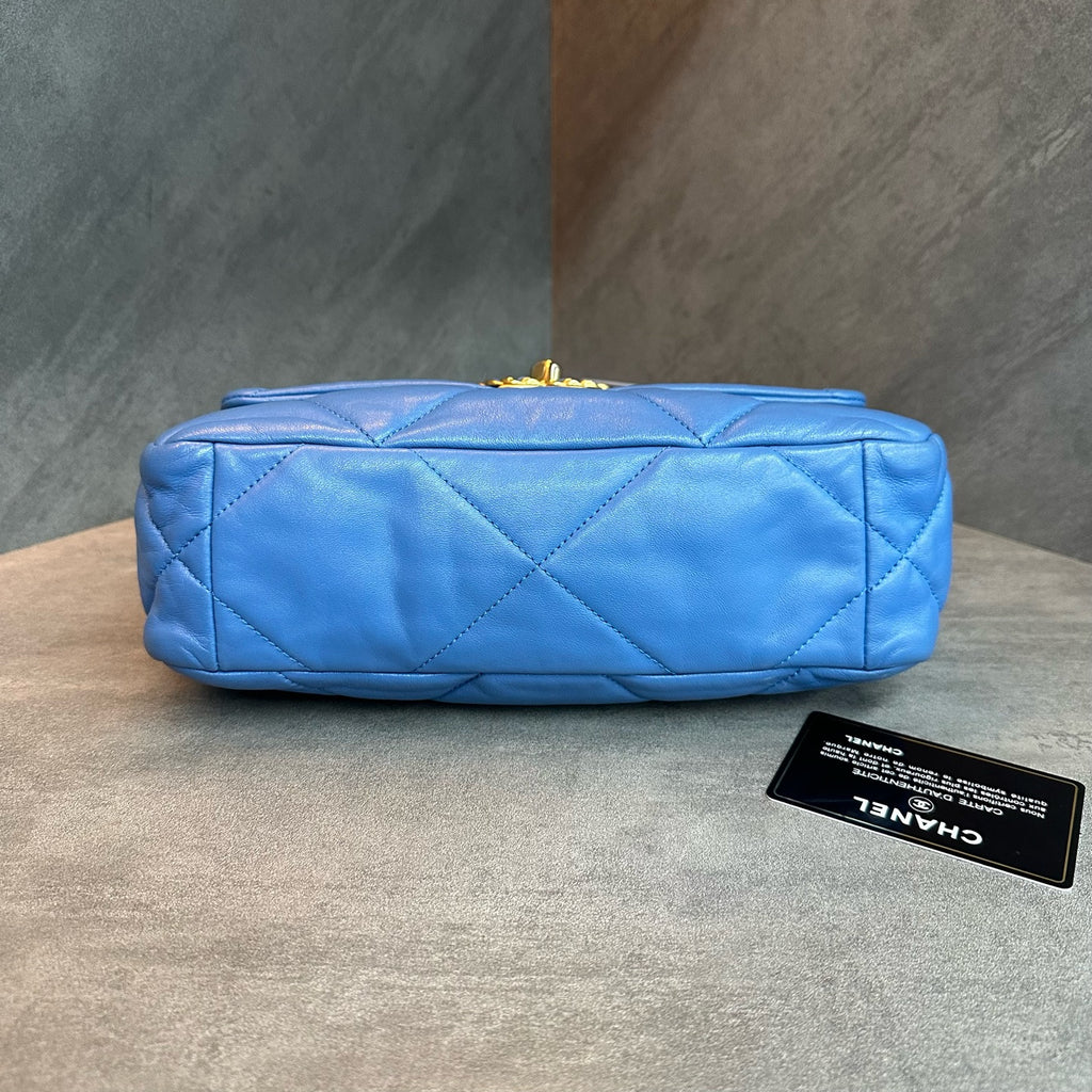 Chanel 19bag, small, blue, gold buckle, diamond-patterned sheepskin chain bag, 29 opening, card bag type, three-dimensional, clean inside
