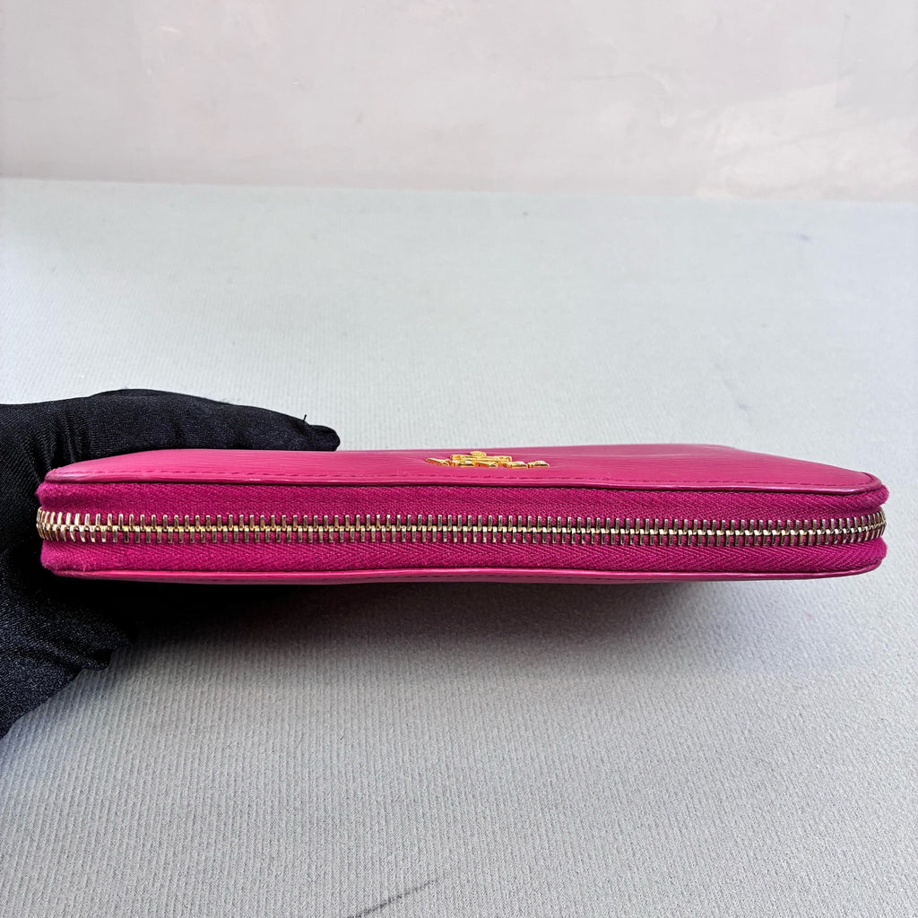 Prada 98 New Long Wallet, Fuchsia Ripple Leather, Gold Logo, Size 20*11.