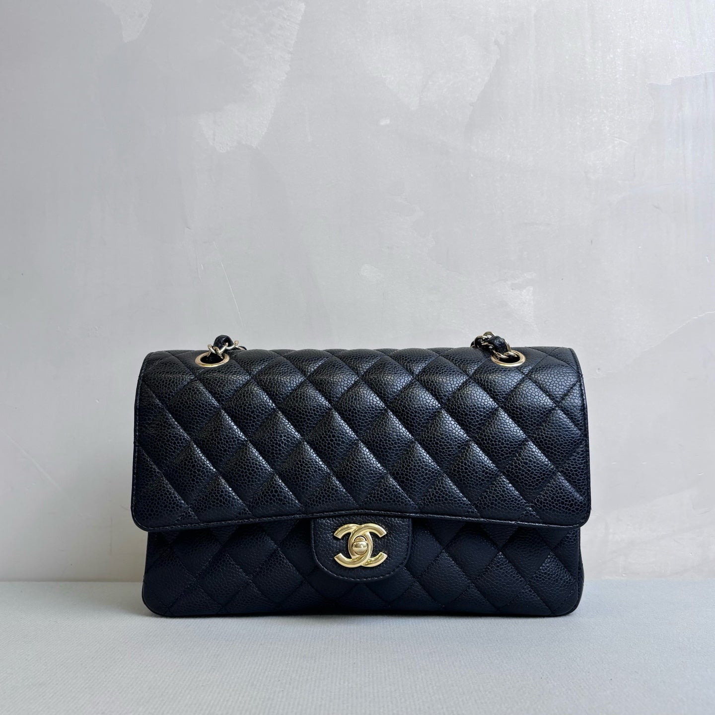 CHANEL Classic Medium Litchi Leather Durable Anti-Scratch Handbag with Iconic Gold Double C Twist Lock in Black and Gold, 14-inch Shoulder Bag