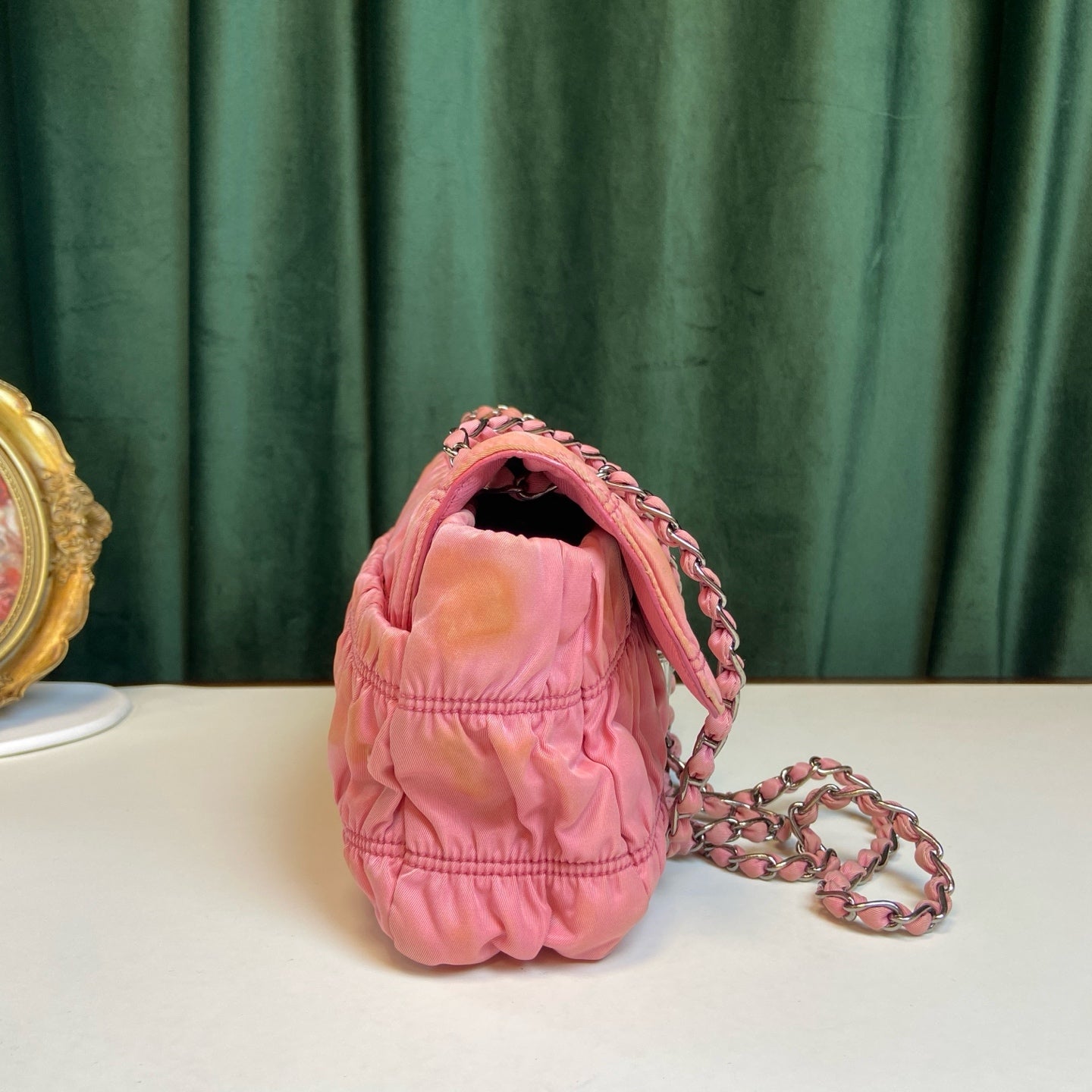 Prada Pink Pleated Chain Bag! Pink pleated parachute material shoulder underarm crossbody chain bag, paired with a silver lock. Size: 23*15.