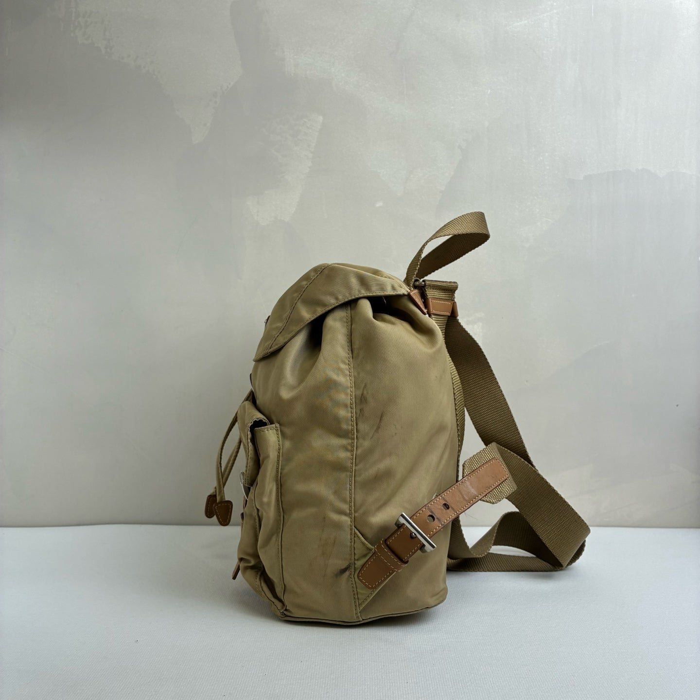 Prada Waterproof Nylon Backpack 1BZ677 Model Khaki Color Size 28×23.5×12cm