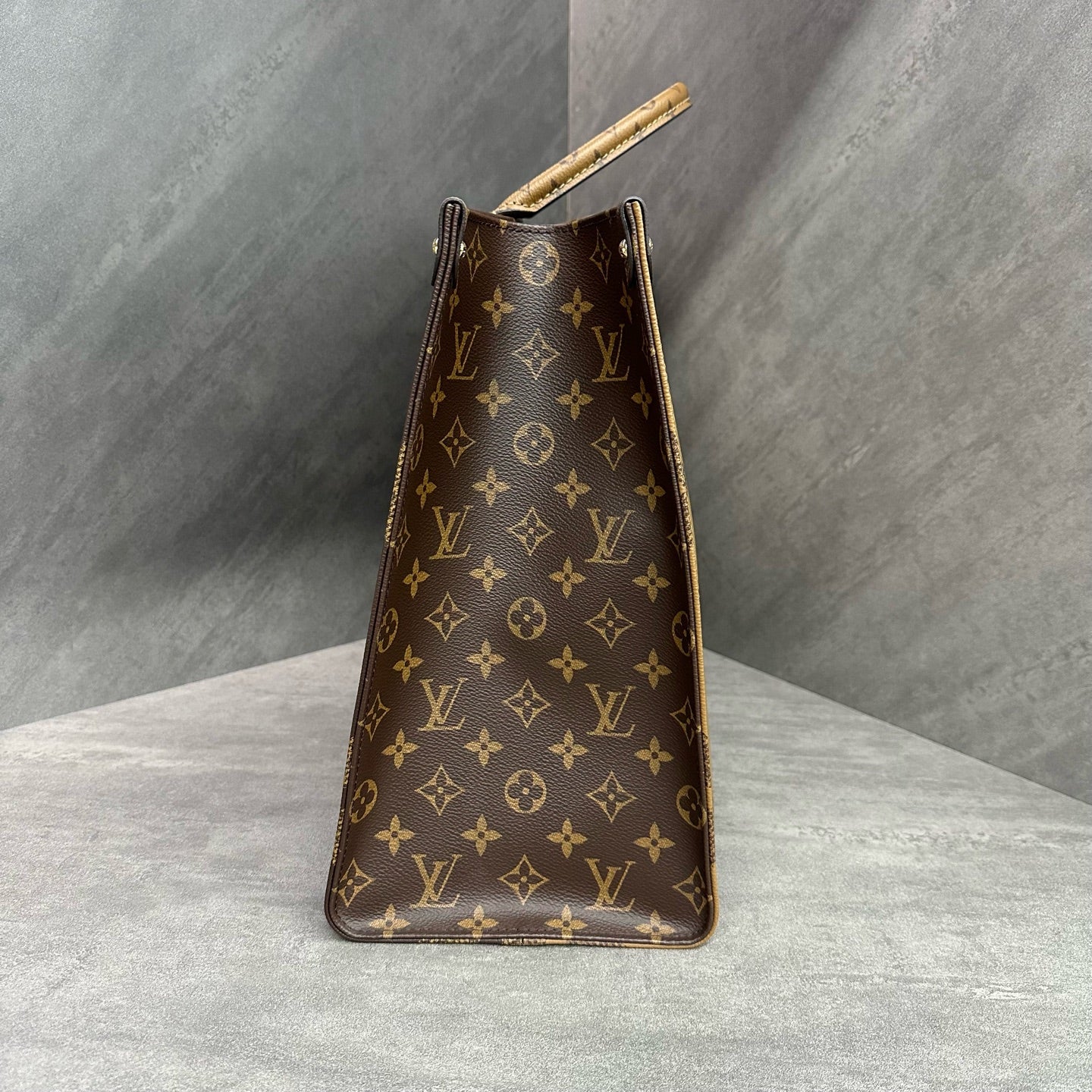 LV/Louis Vuitton OnTheGo Monogram Color-Block Tote Bag Large, with chip, dimensions 41×32×17.5cm