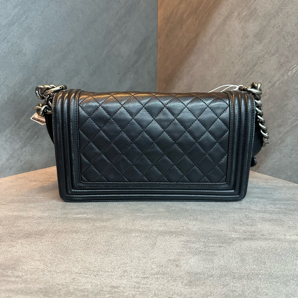CHANEL leboy black silver-clasp sheepskin chain single-shoulder bag, 18K