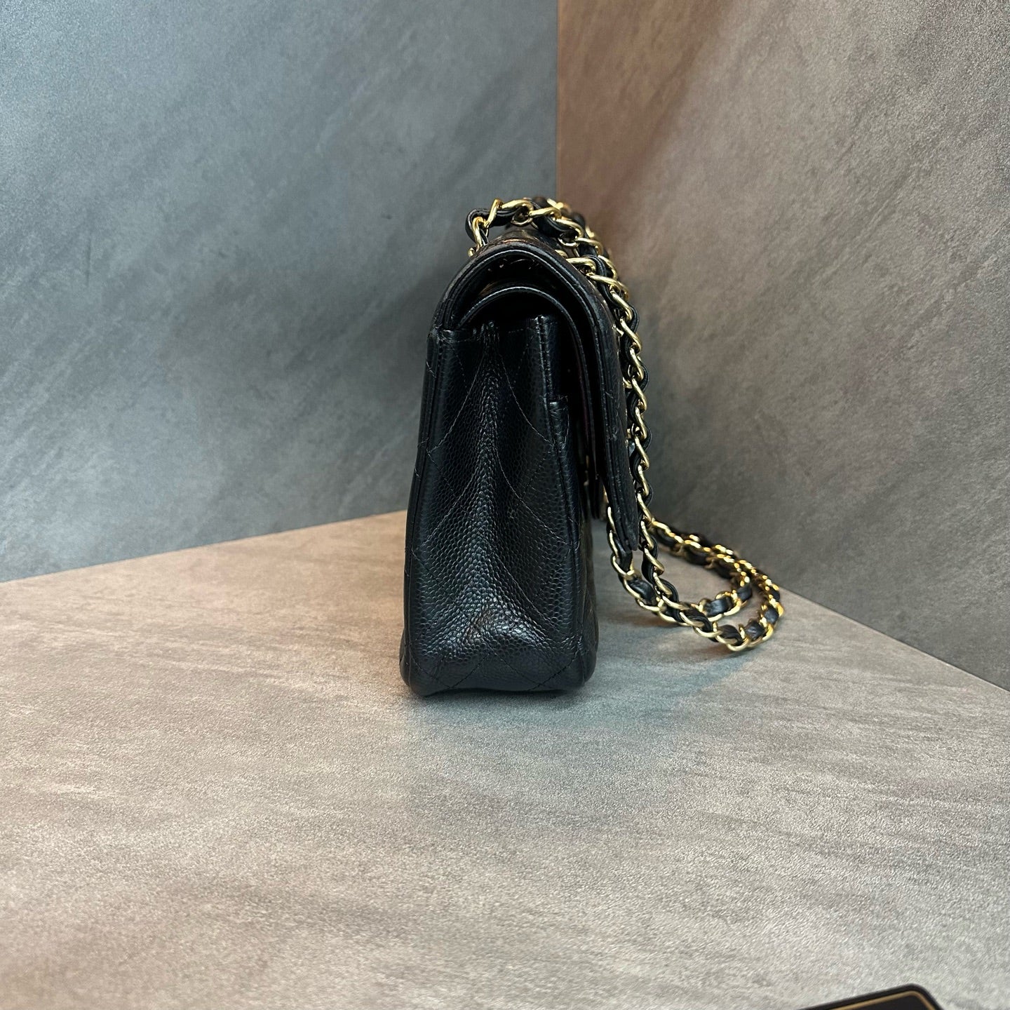 Chanel cf medium size black gold lychee cowhide chain bag, 26 opening with strap card