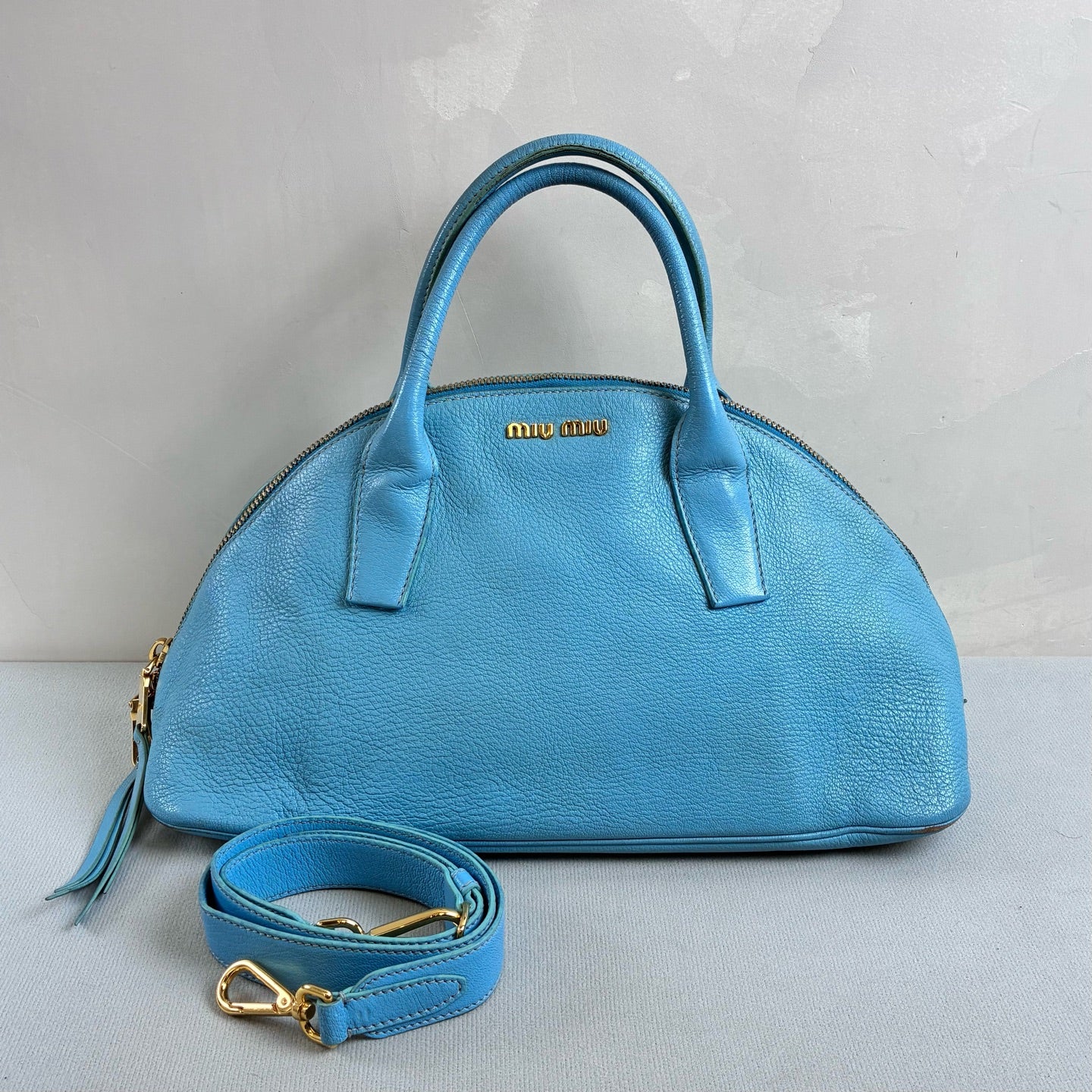 Miu Miu 95% new blue all-leather shell bag bowling bag size 39*21