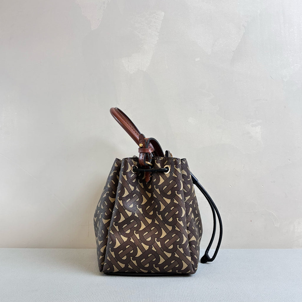 Burberry 99% New Monogram Mini Bucket Bag Retail Price 9200 Size 14*15.5