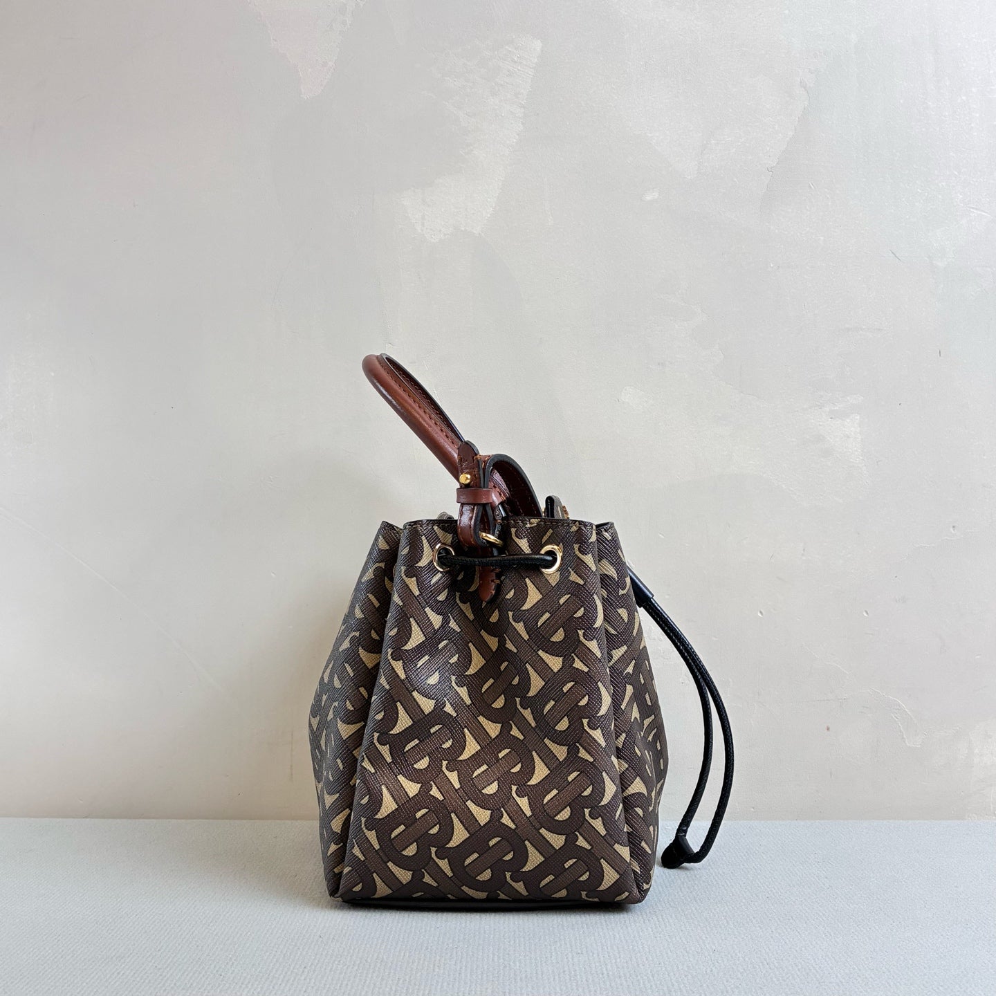 Burberry 99% New Monogram Mini Bucket Bag Retail Price 9200 Size 14*15.5