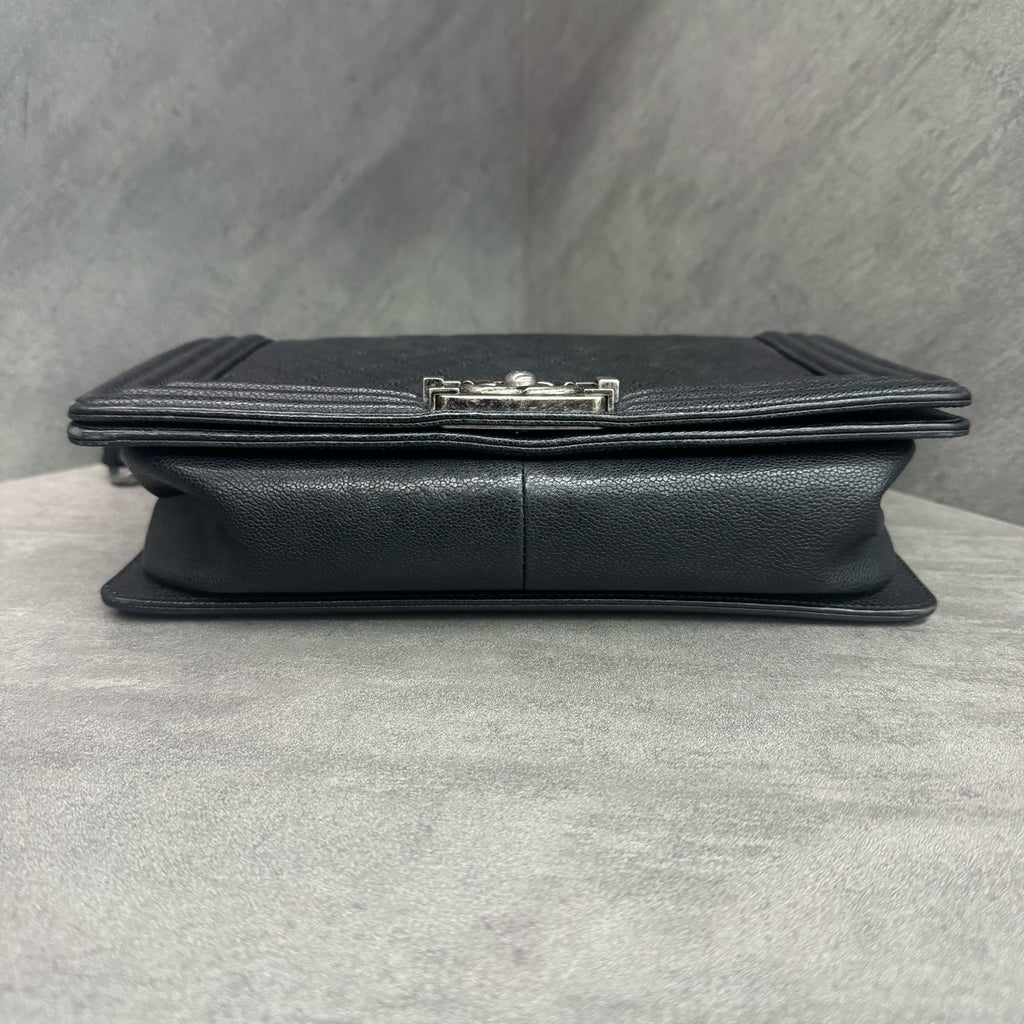 CHANEL leboy black quilted calfskin silver-tone hardware chain shoulder bag, base length 25, 23 series, no authenticity card