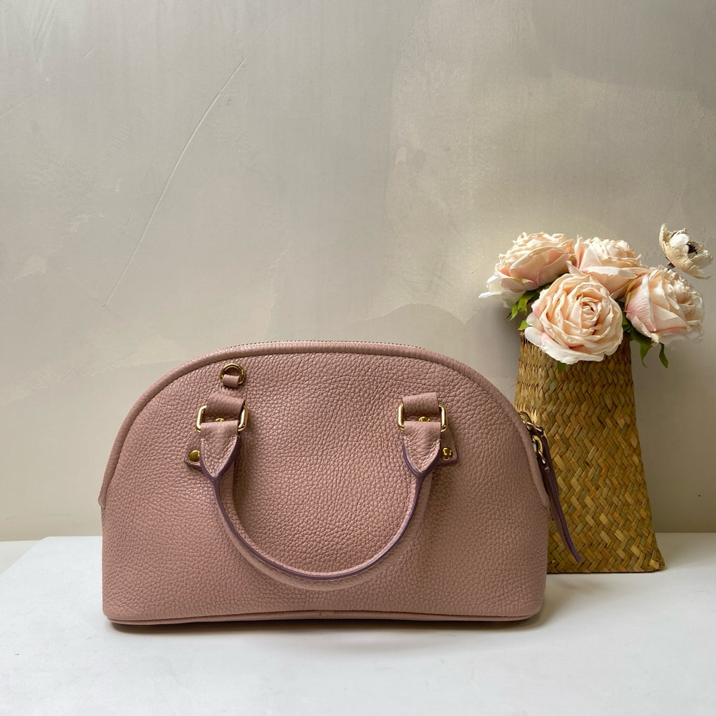 Burberry Lychee Grain Leather Shell Bag 99% New Size: 30*20 Old Pink Accessories: Dust Bag, Instruction Manual,
