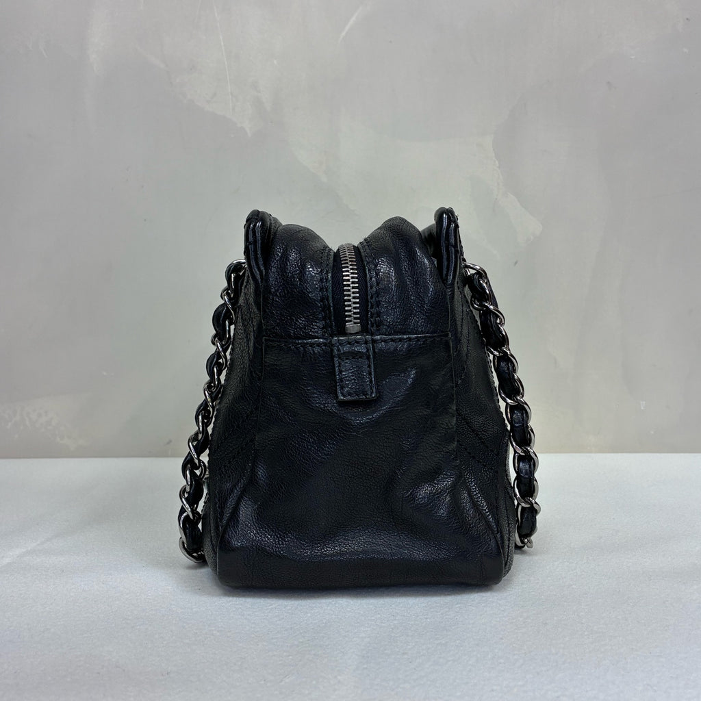 Chanel 98% New Black Large Silver CC Chain Bag, Can be Handheld or Worn on One Shoulder, Dimensions 27*18.