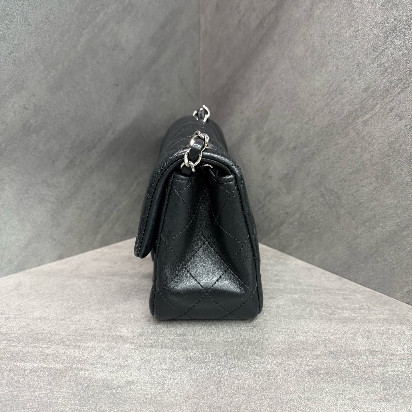 Chanel Fang Chubby black silver sheepskin 26 open strap card in original color