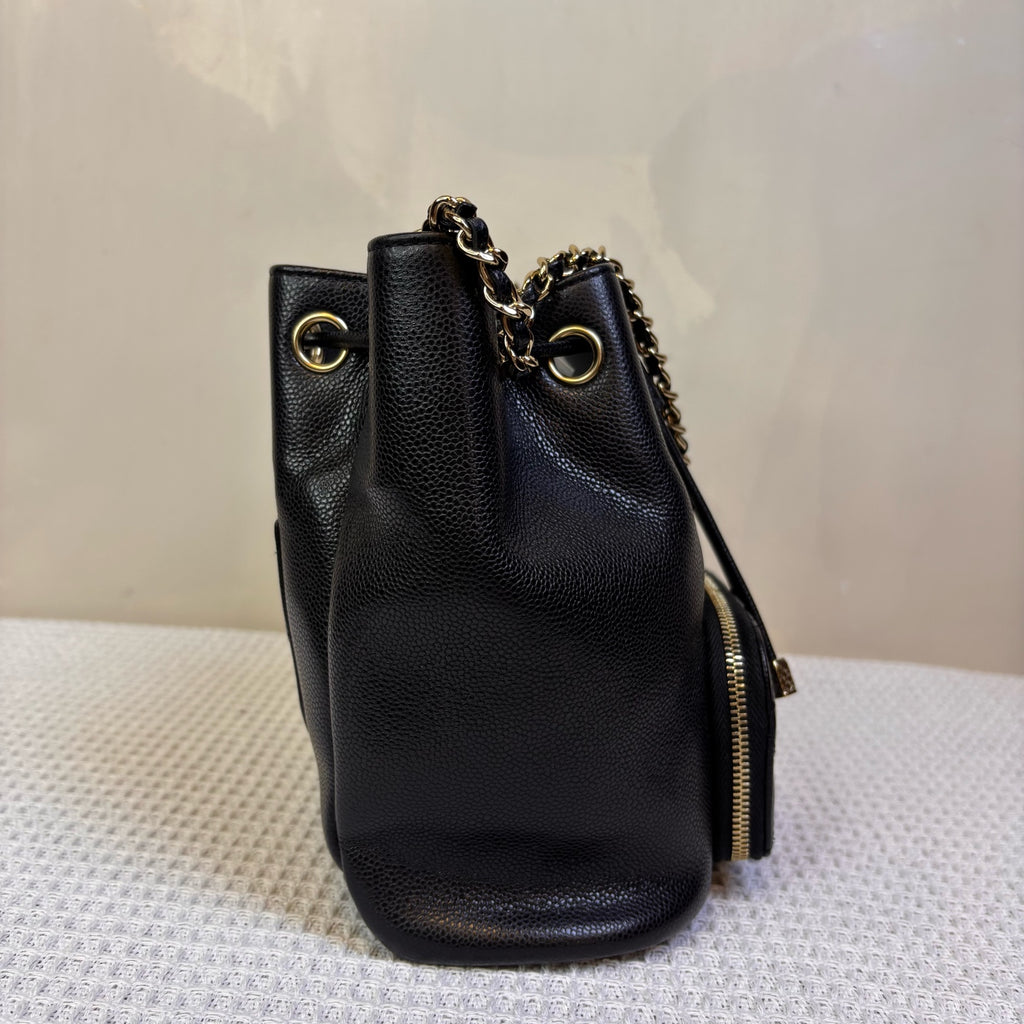CHANEl Chanel Black Affinity Bucket Bag Chip Bag Litchi Leather Small Bucket Bag Super Versatile Size 19*20