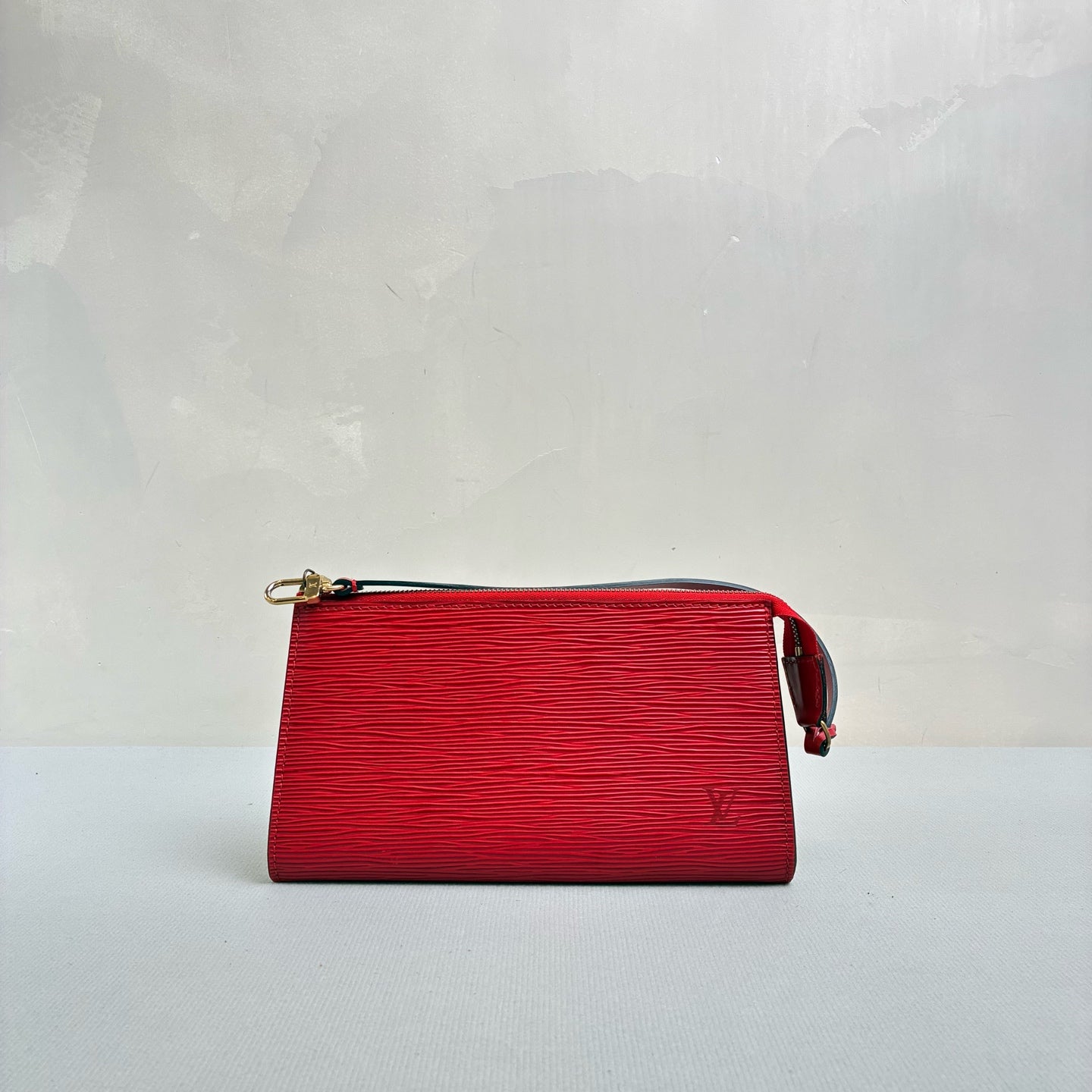 LV/Louis Vuitton Red Wave Pattern Mahjong Toiletry Bag 99% New Size: 21.5*12