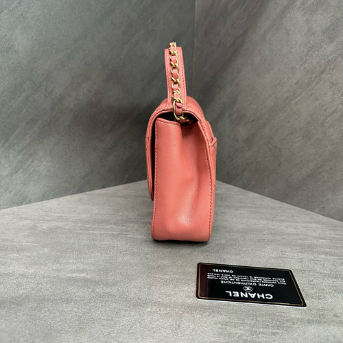 Chanel 19bag Red gold buckle cowhide messenger bag 28 opening with card bag type three-dimensional inside clean