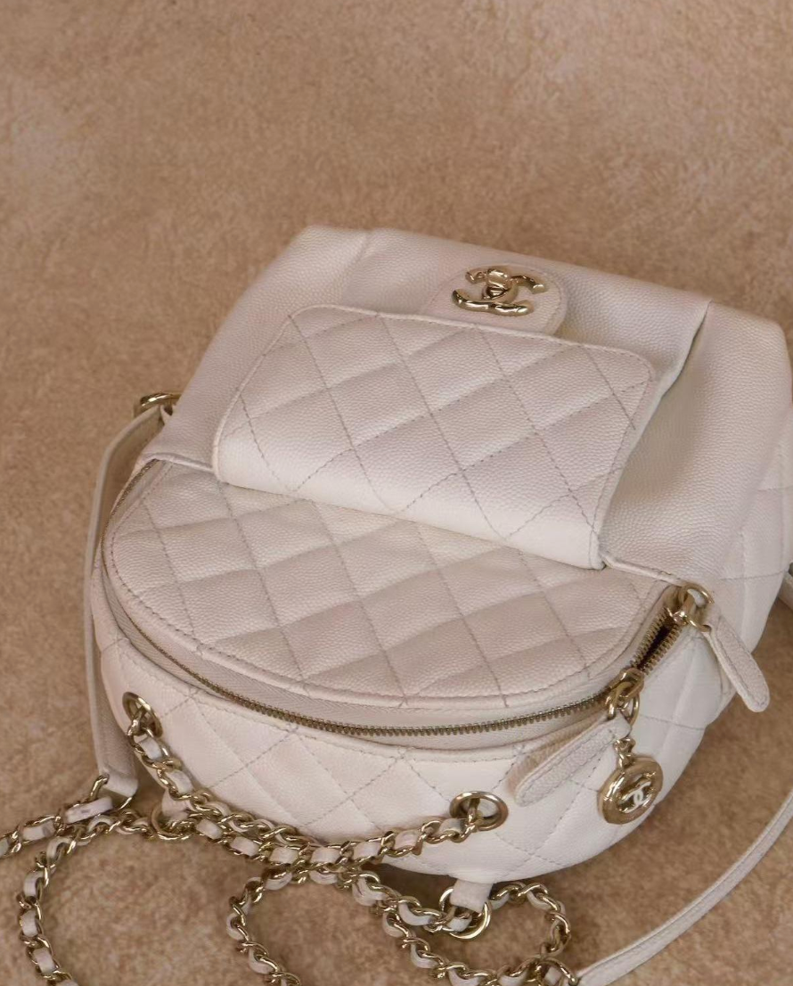 Interlocking CC Logo Quilted Caviar Leather Stylish Daypack Gold Zip, Convertible Shoulder Bag