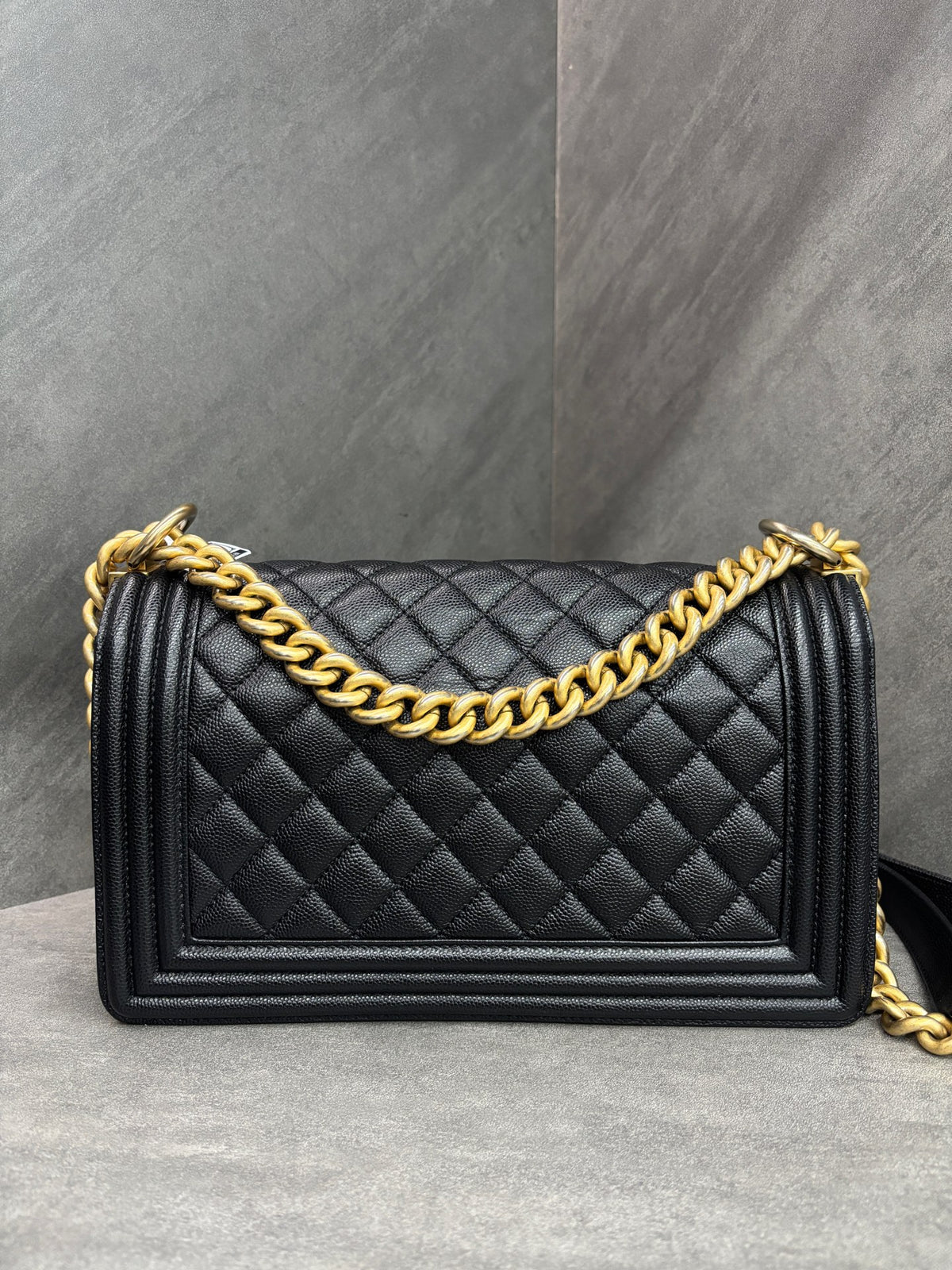 Chanel Le Boy Medium 2022 Chip Black with Gold Hardware Pebbled Lambskin Original Condition
