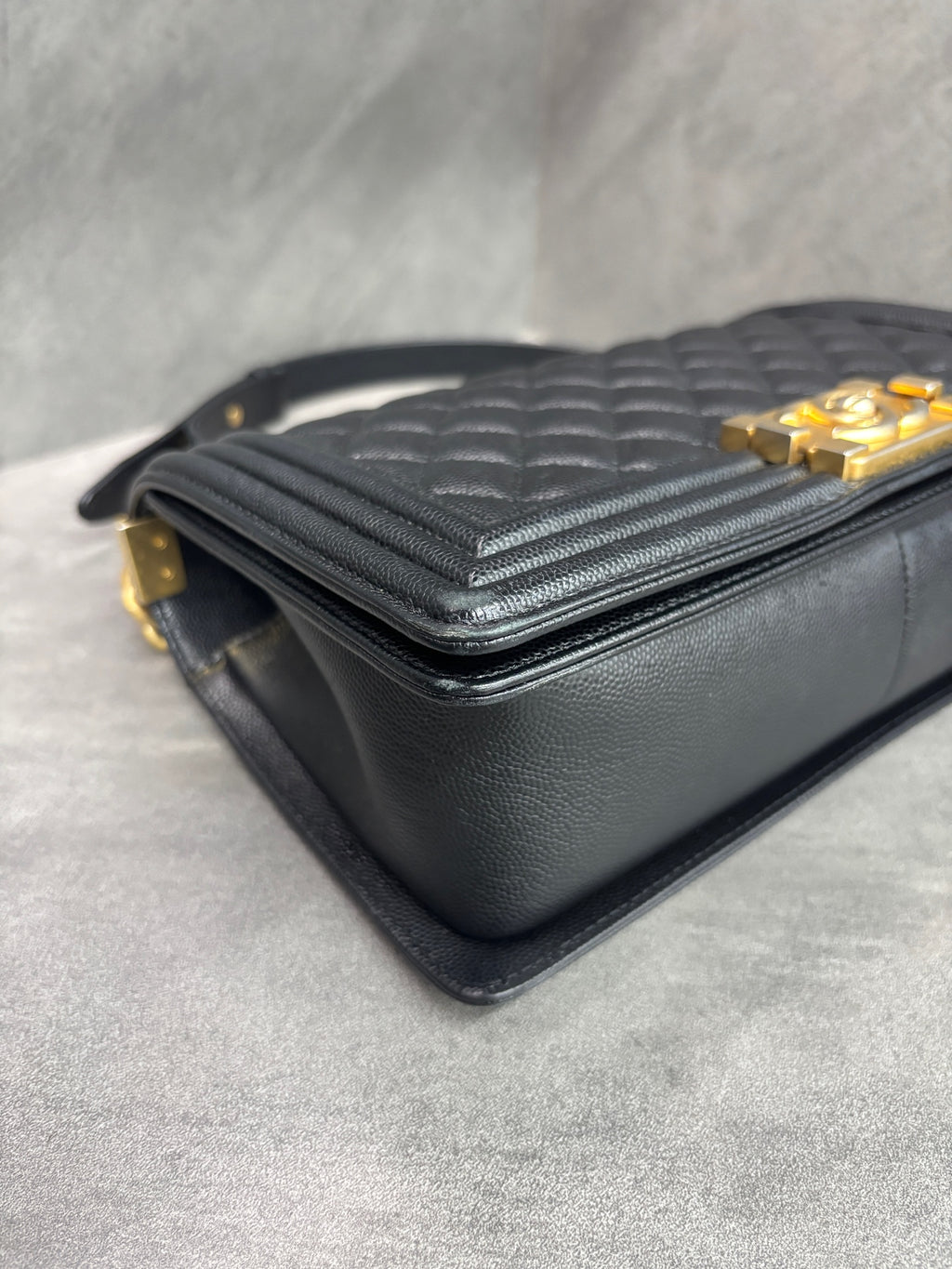 Chanel Le Boy Medium 2022 Chip Black with Gold Hardware Pebbled Lambskin Original Condition