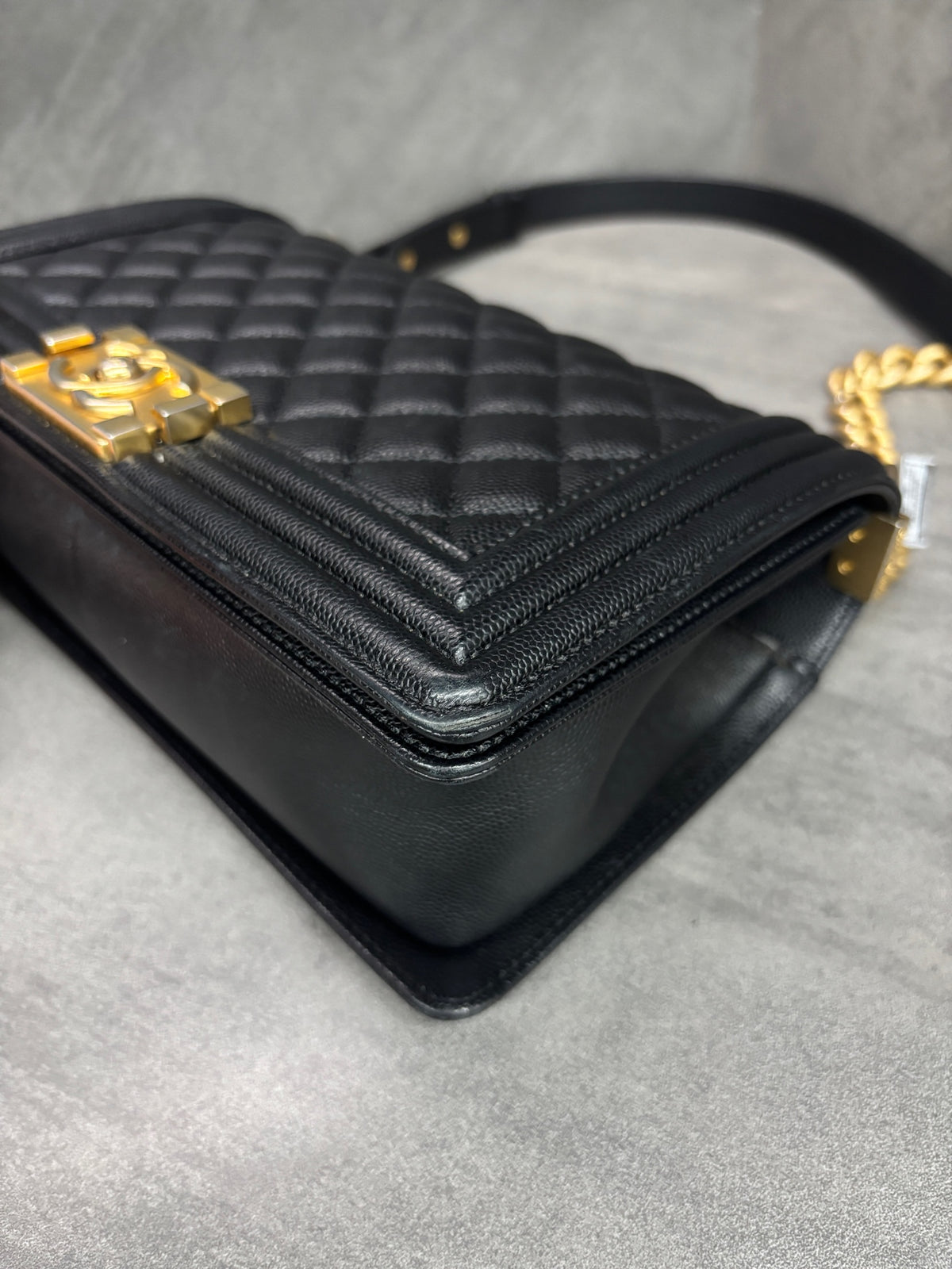 Chanel Le Boy Medium 2022 Chip Black with Gold Hardware Pebbled Lambskin Original Condition