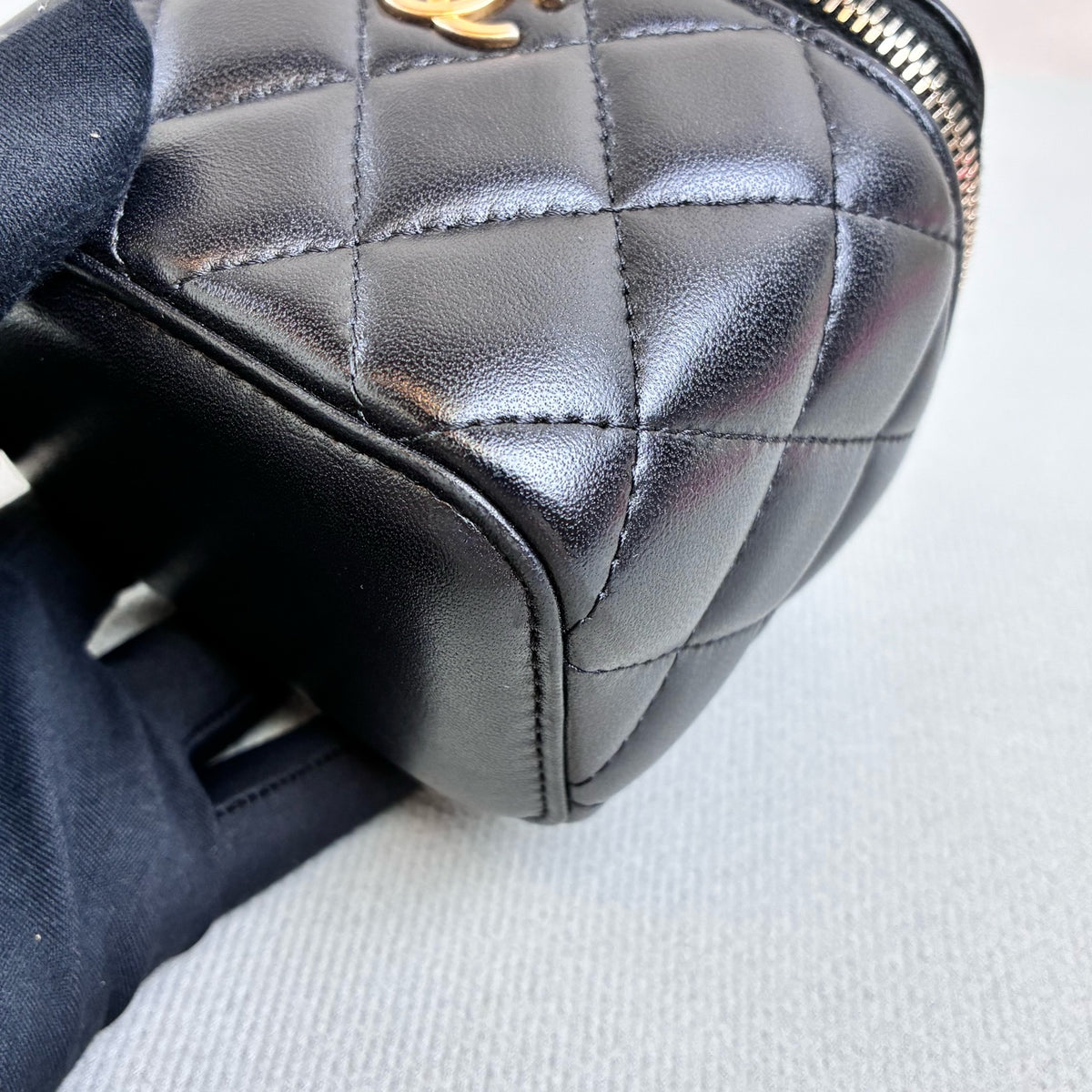 Chanel Black Gold Handle Mini Box Bag Lambskin Makeup Case Classic Quilted Pattern