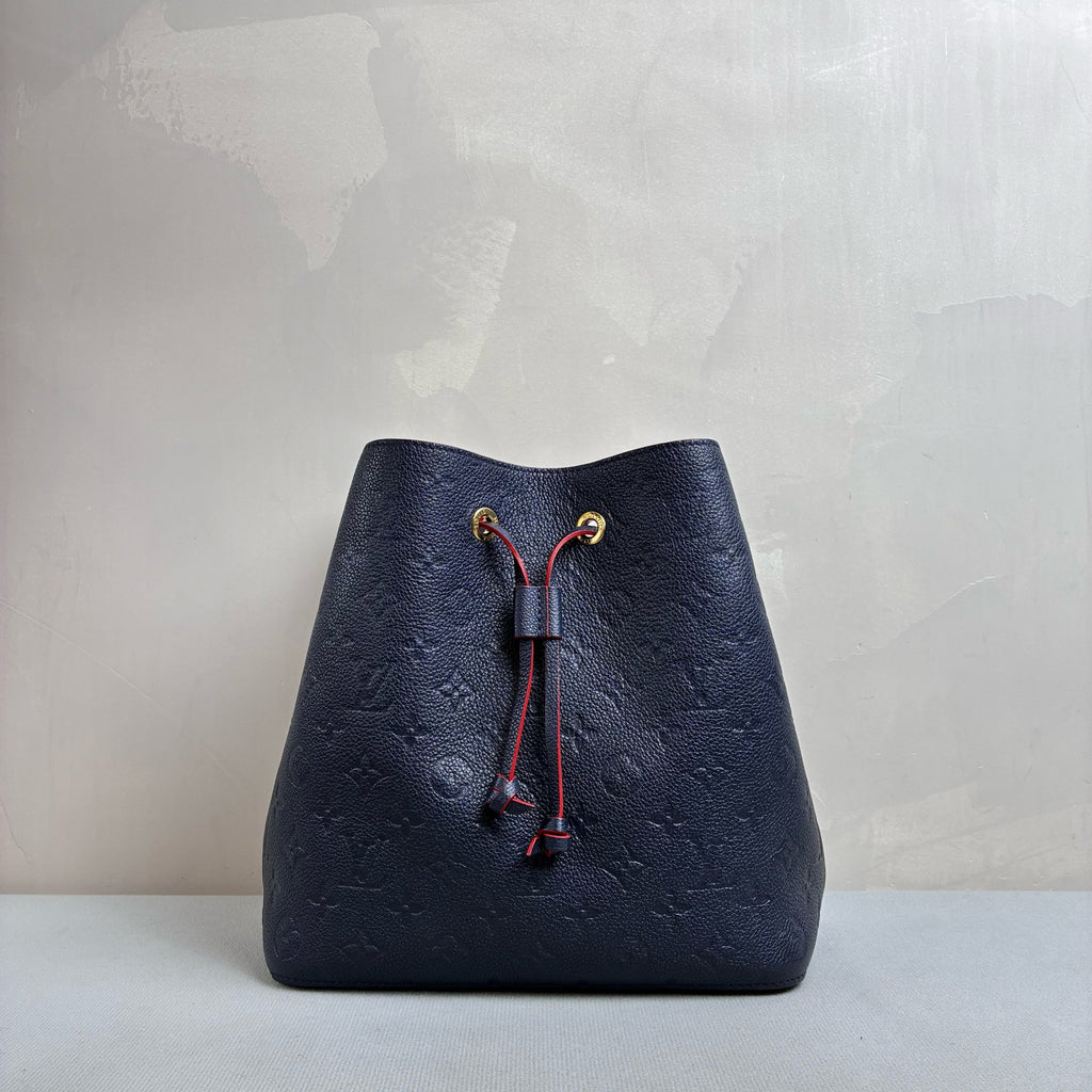 LV Louis Vuitton NEONOE Bucket Bag in Deep Sea Blue with Red, Embossed Monogram Grained Calfskin, Chip Version
