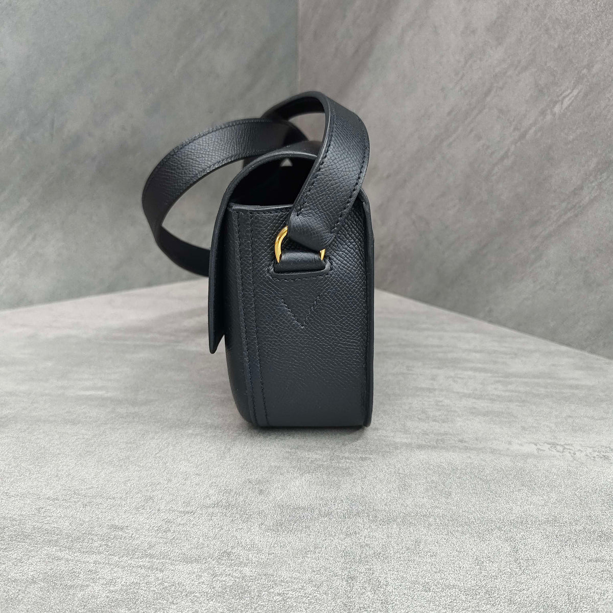 Hermes Della Elan Black Gold Hardware B Stamp