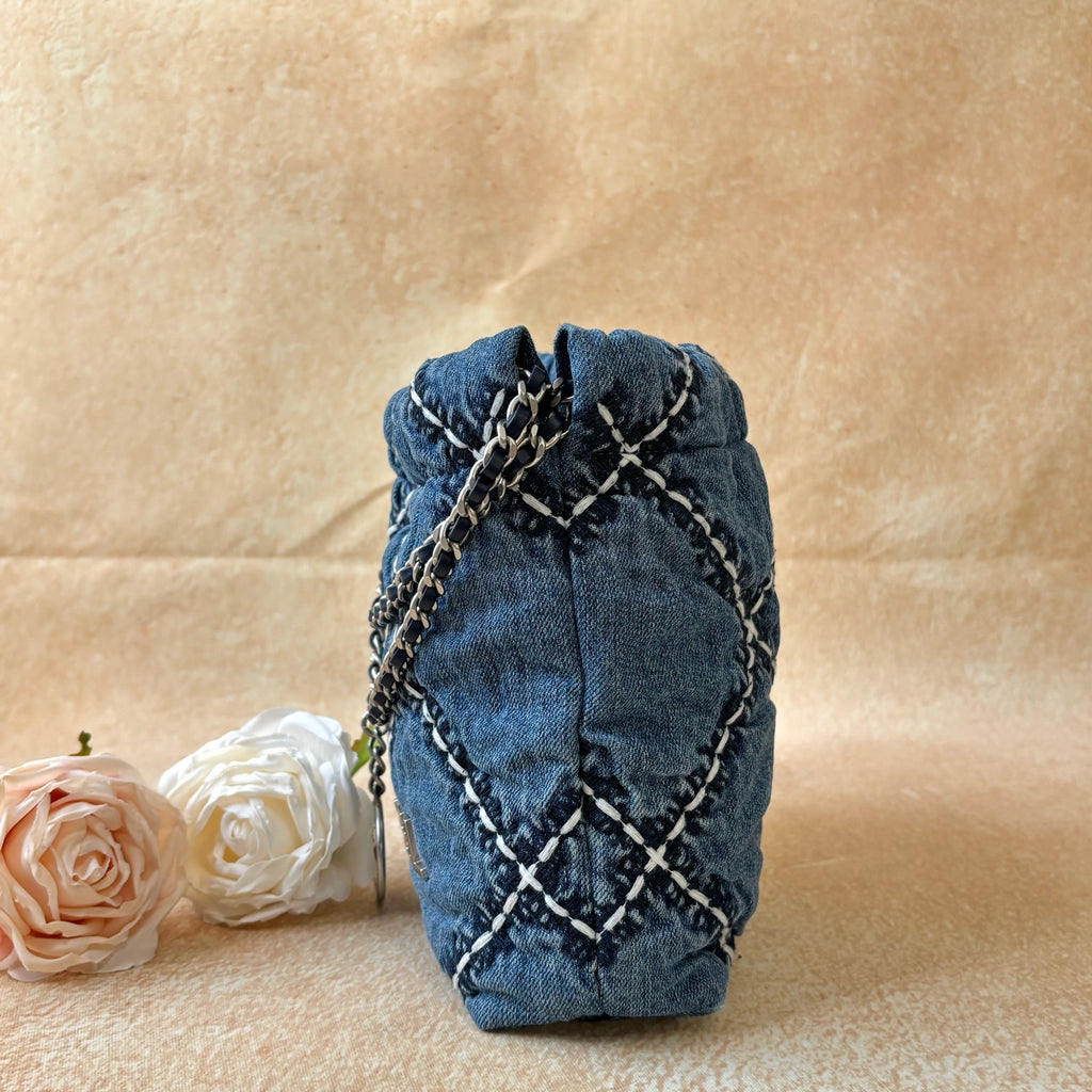 Chanel 22bag mini with chip blue denim