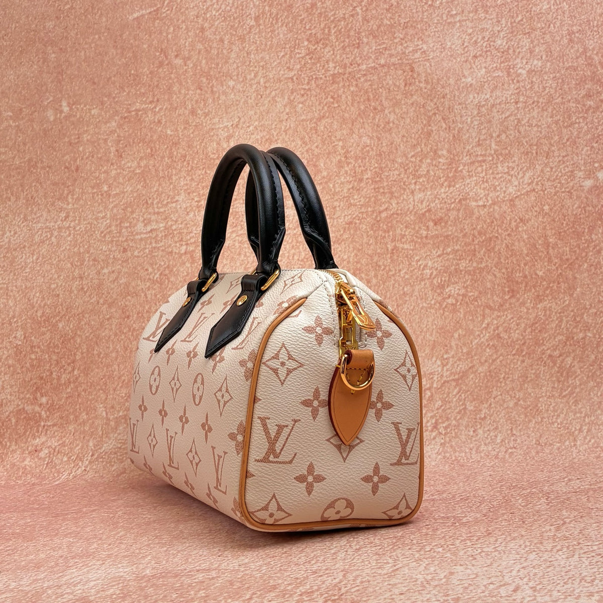 LV Louis Vuitton Speedy 20 Dune Pillow Bag, chip version classic monogram, off-white with black handles, gold hardware