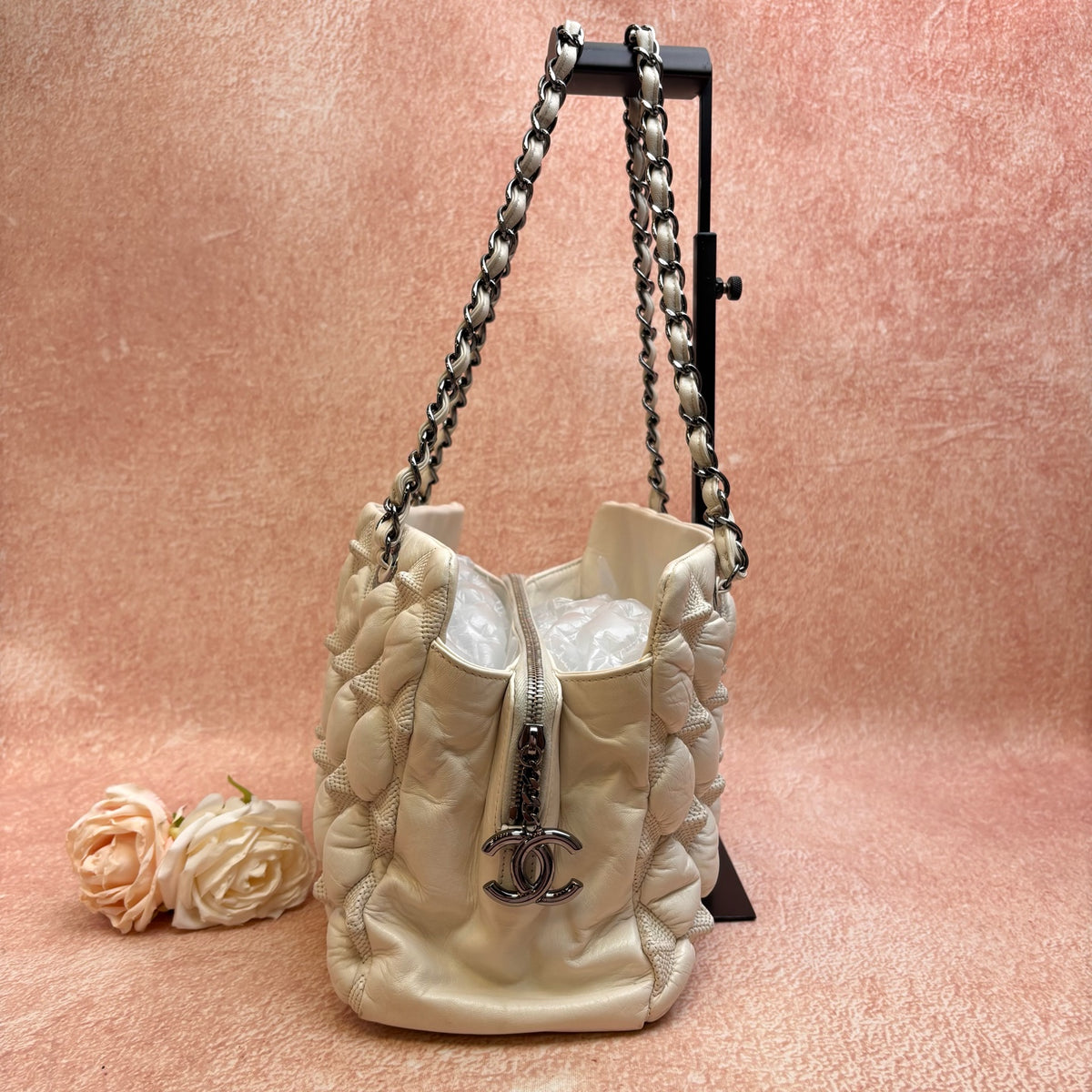 CHANEL Vintage Puffy Quilted Lambskin Chain Bag in White