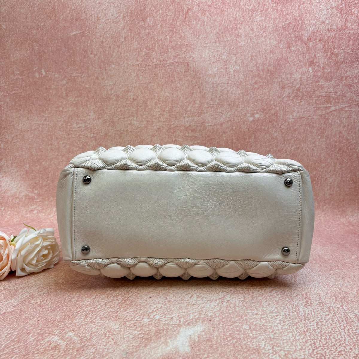 CHANEL Vintage Puffy Quilted Lambskin Chain Bag in White