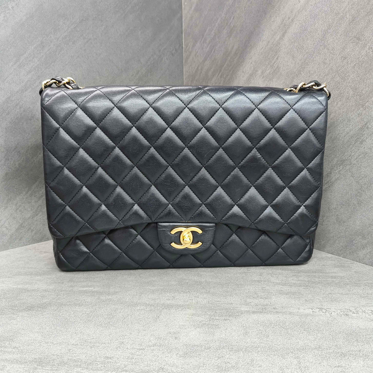 CHANEL Classic Flap Black Lambskin Gold Hardware Chain Bag 15 Series