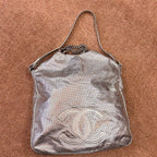 Chanel runway 2ways metallic silver mesh lava chain bag, ultra-textured silver, strong Y2K vibe, stylish and avant-garde with personality!