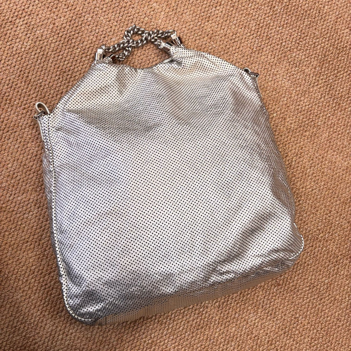 Chanel runway 2ways metallic silver mesh lava chain bag, ultra-textured silver, strong Y2K vibe, stylish and avant-garde with personality!