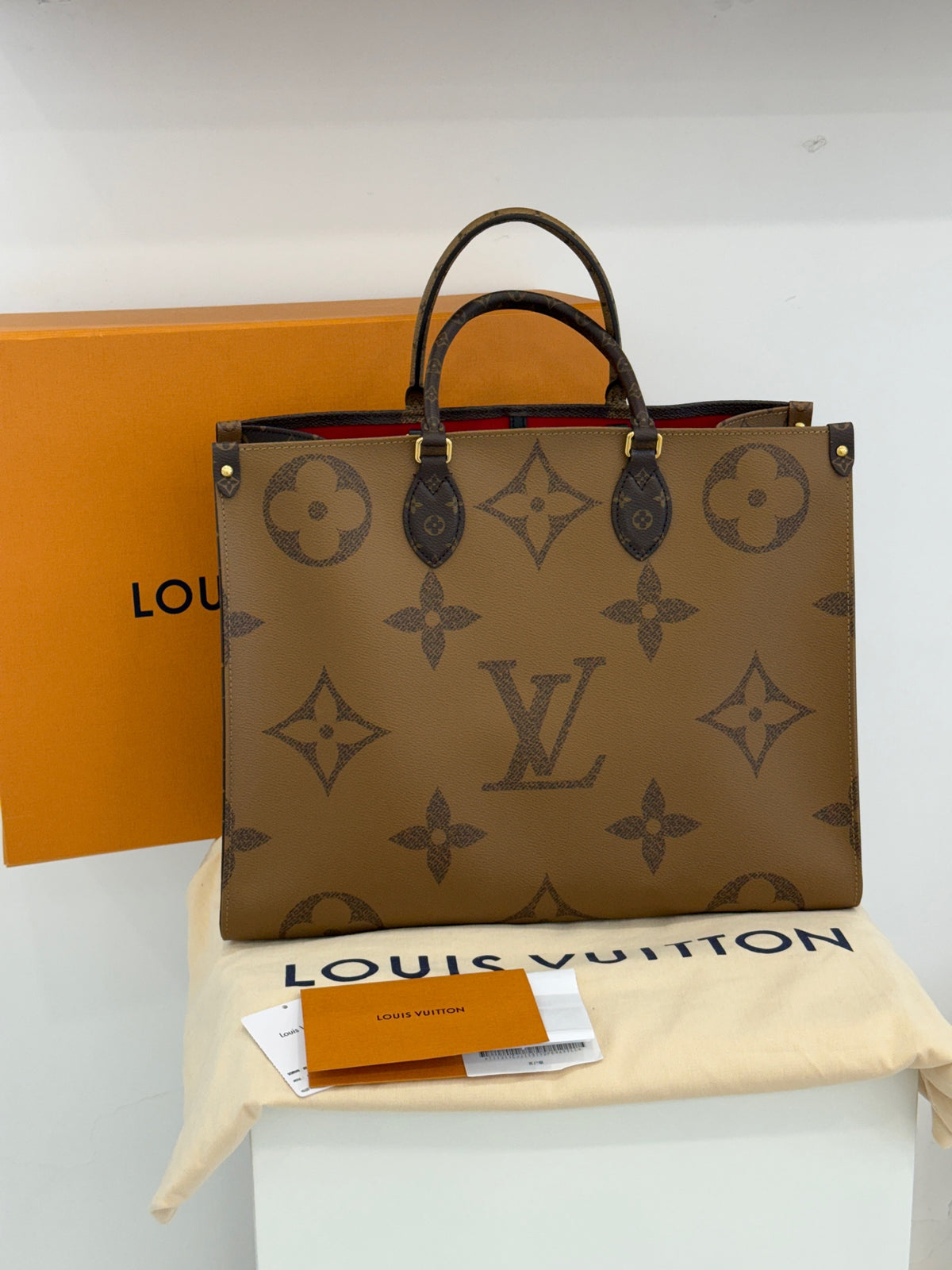 Louis Vuitton M44576