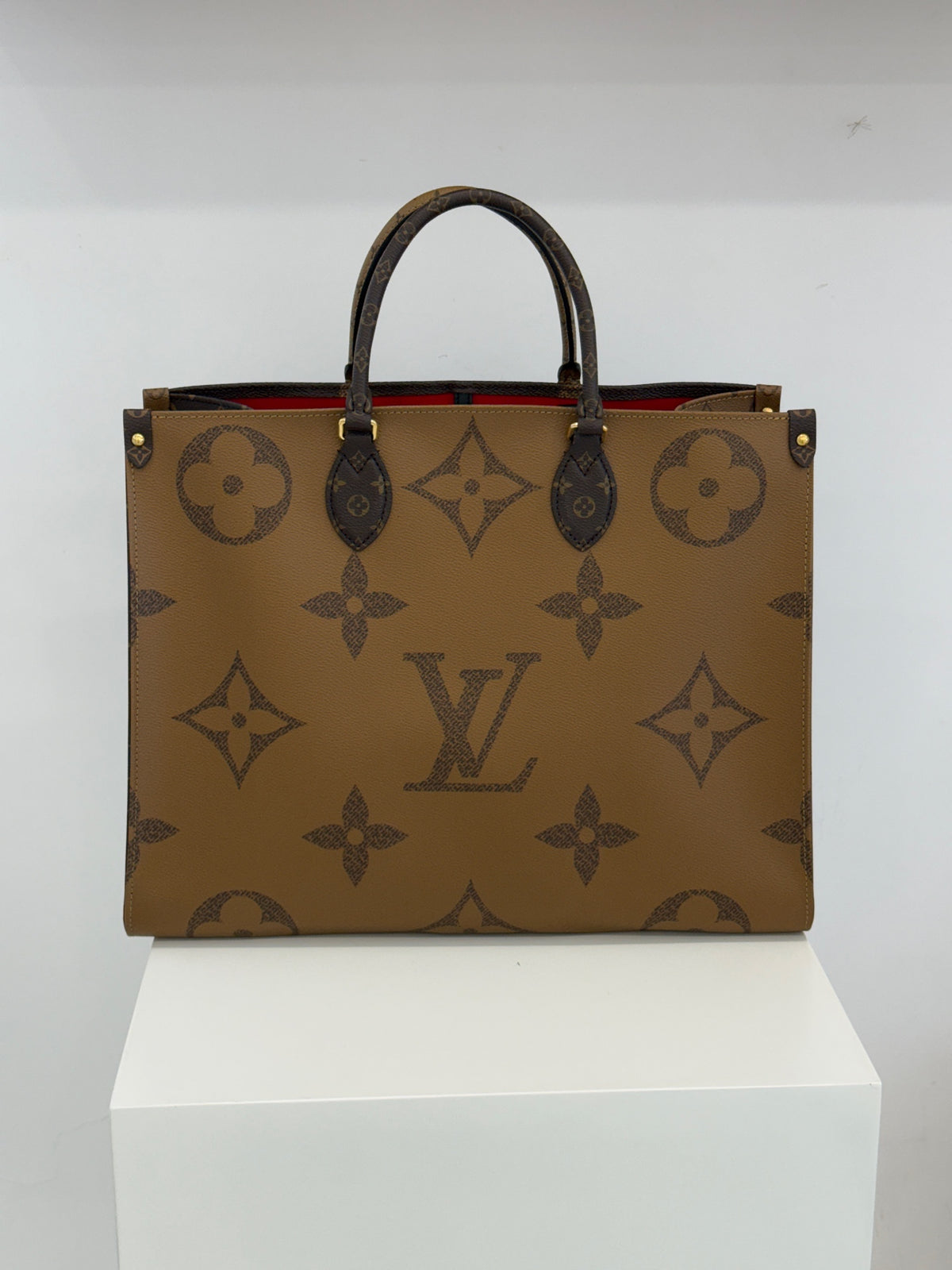 Louis Vuitton M44576