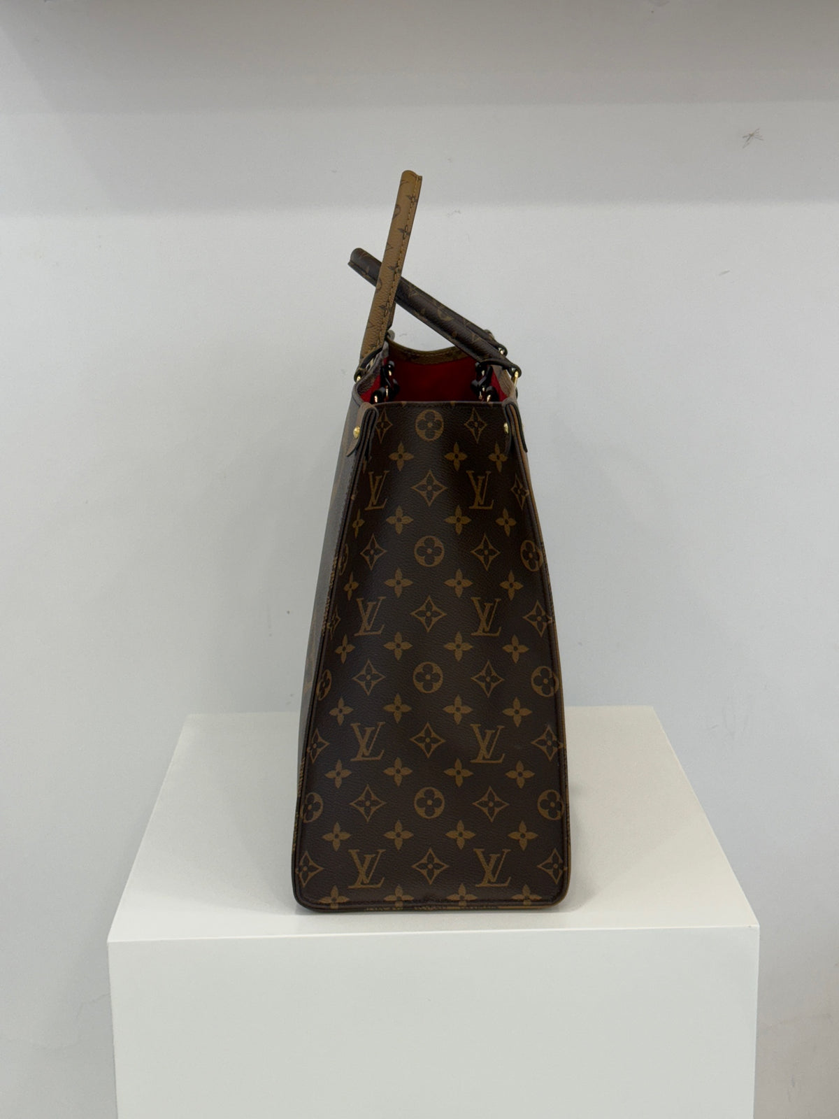 Louis Vuitton M44576