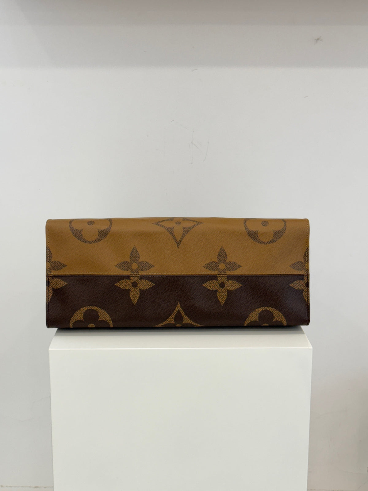 Louis Vuitton M44576
