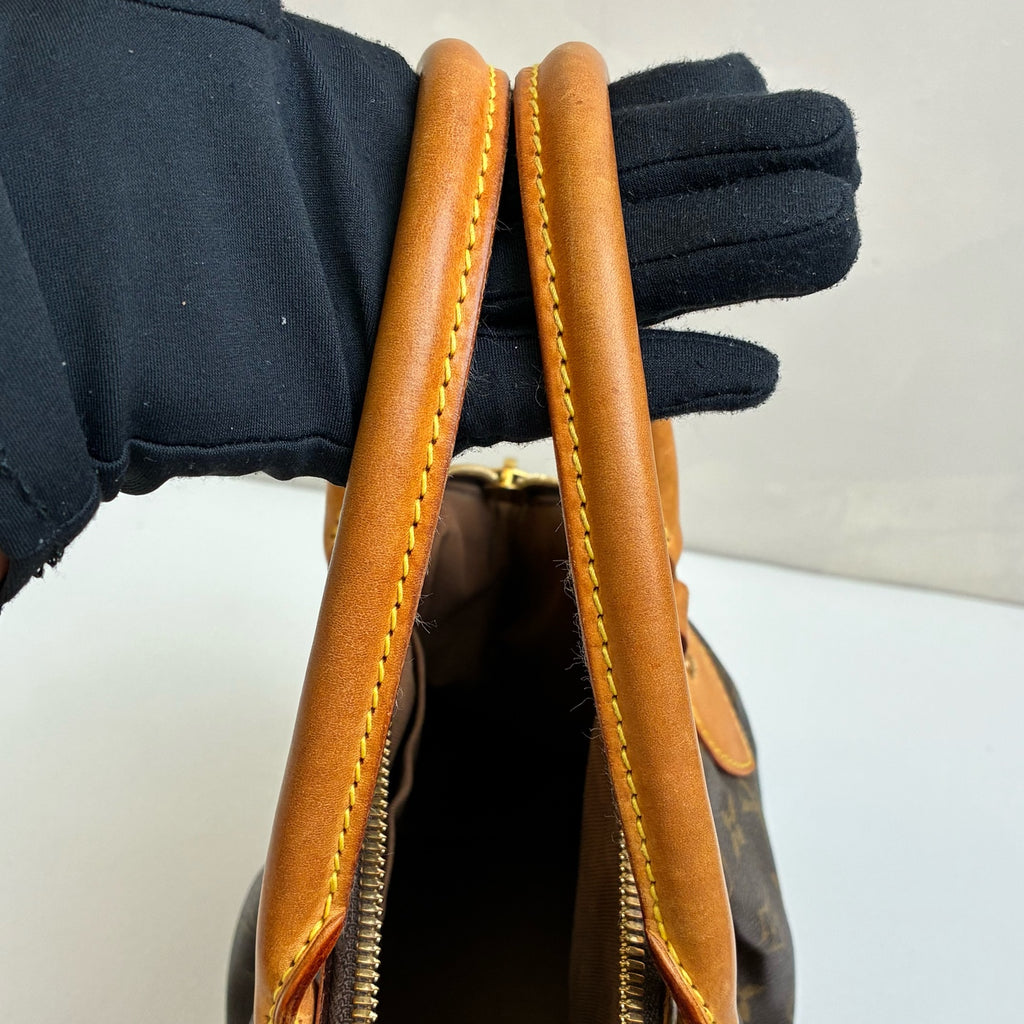 Louis Vuitton/LV Classic Monogram Small Dumpling Bag Handbag 99% New Size: 28 x 11 x 24 cm