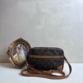 Louis Vuitton Vintage Monogram Camera Bag 1988 Shoulder Bag 98% New Size: 23*14 Coated Canvas