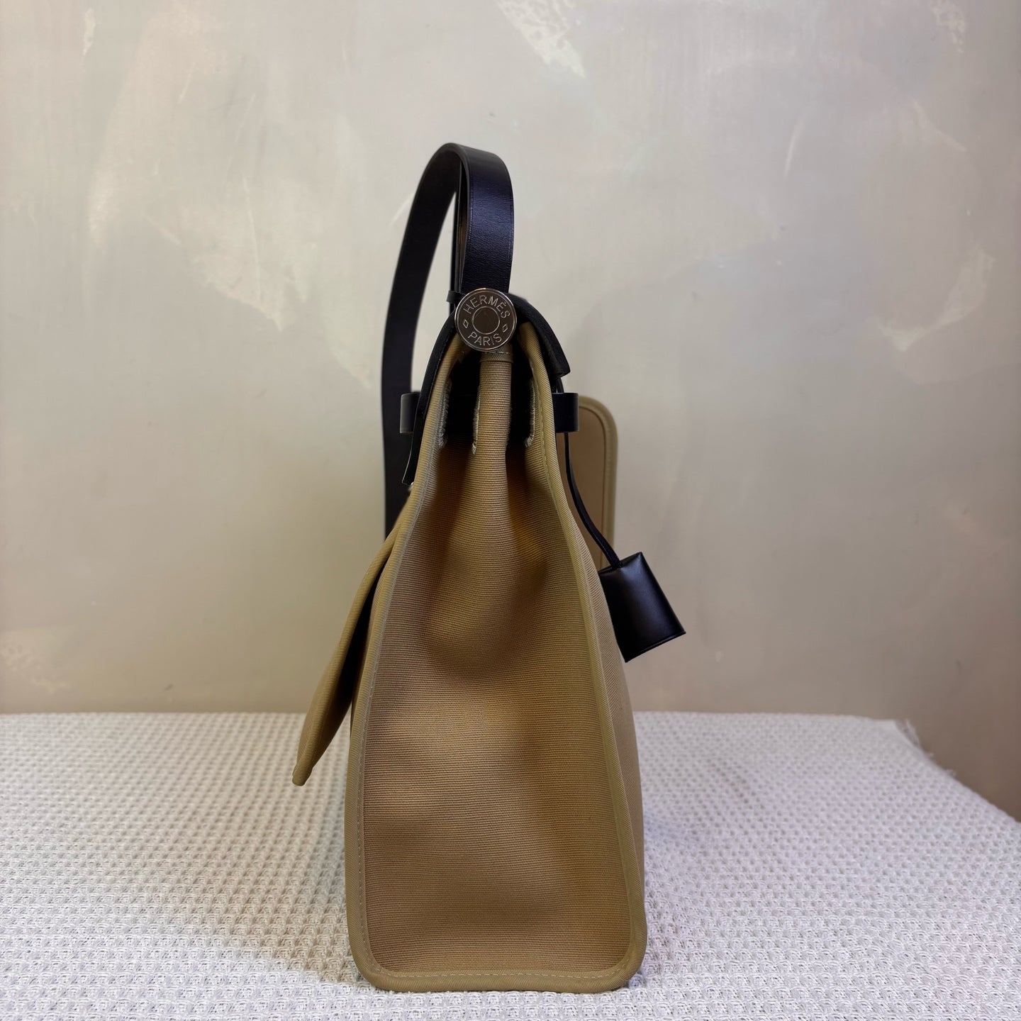 99% new Hermes khaki canvas and leather silver buckle herbag31 Z stamp