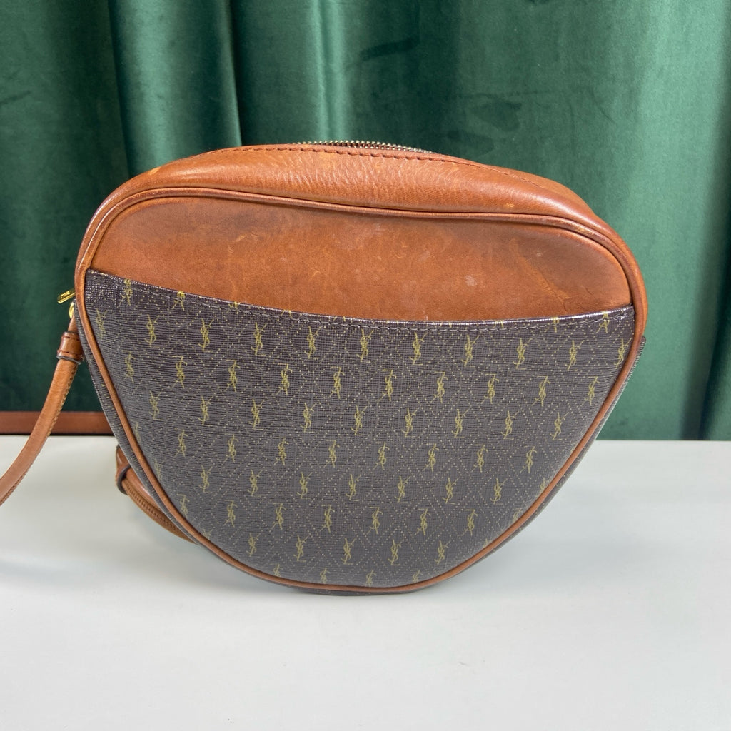 YSL/Saint Laurent Heart Bag   Size: 11.5×11, Compact and Versatile   Rose version with classic monogram logo   The color scheme is super cute