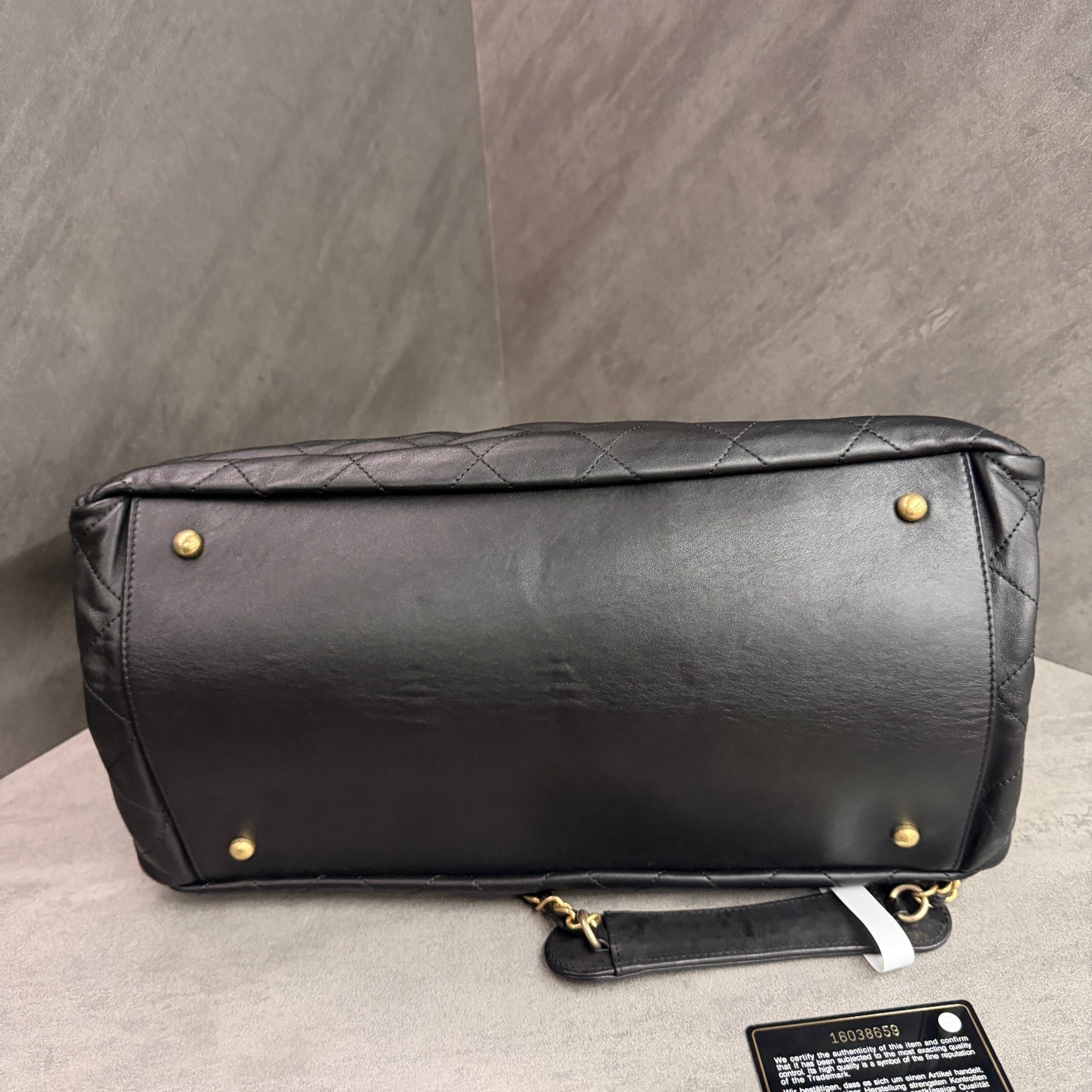 CHANEL Black and Gold Tote Bag Airport Bag, 16-series with authenticity card, dimensions 34*16*25cm, original condition