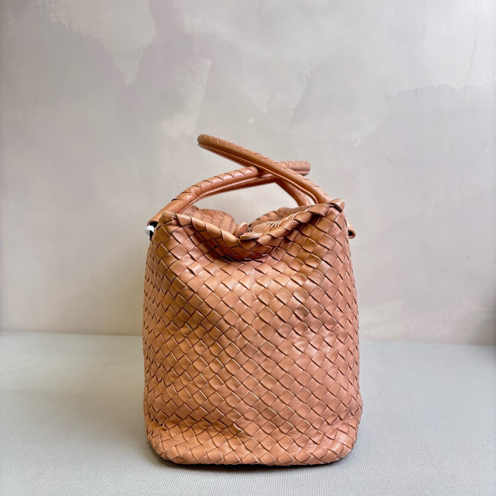 bv/ Bottega Veneta 97 New Classic Grapefruit Color Woven Handheld Shoulder Bag Lightweight and Burdenless Size 33*23