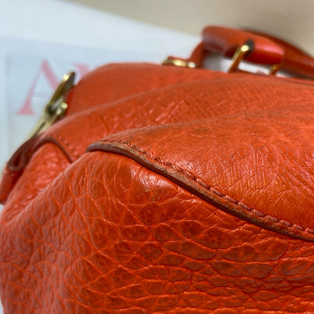Burberry / Burberry Orange Pumpkin Bag Shell Bag Shoulder Bag 99% New Size 30*23 Cowhide Material Original Price: 106